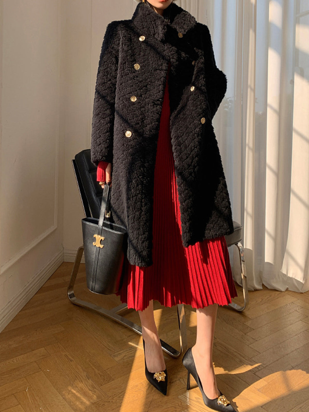 Elegant V-Neck Pleated Dress-Massicos