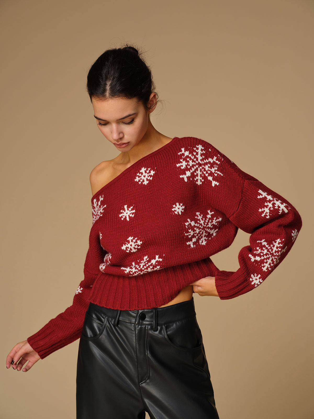 Asymmetrical Snowflake Knit Top-Massicos