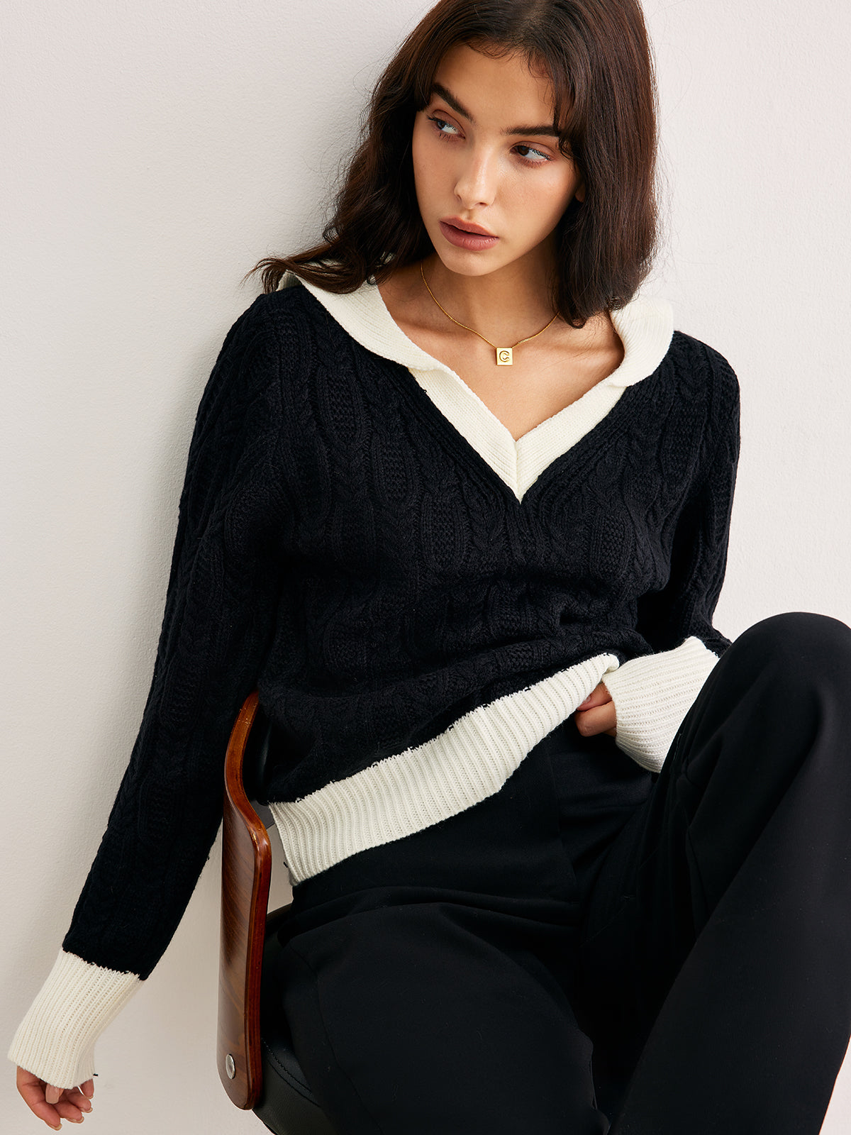 Color Block V-Neck Twist Sweater-Massicos