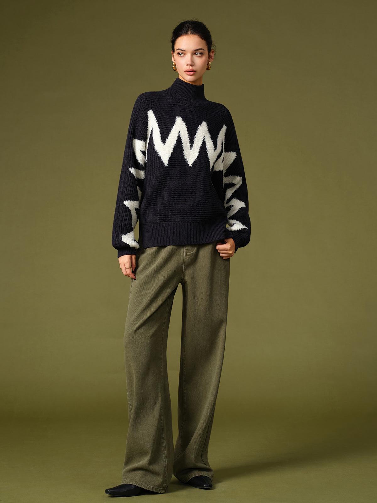 Mock Neck Contrast Binding Sweater-Massicos