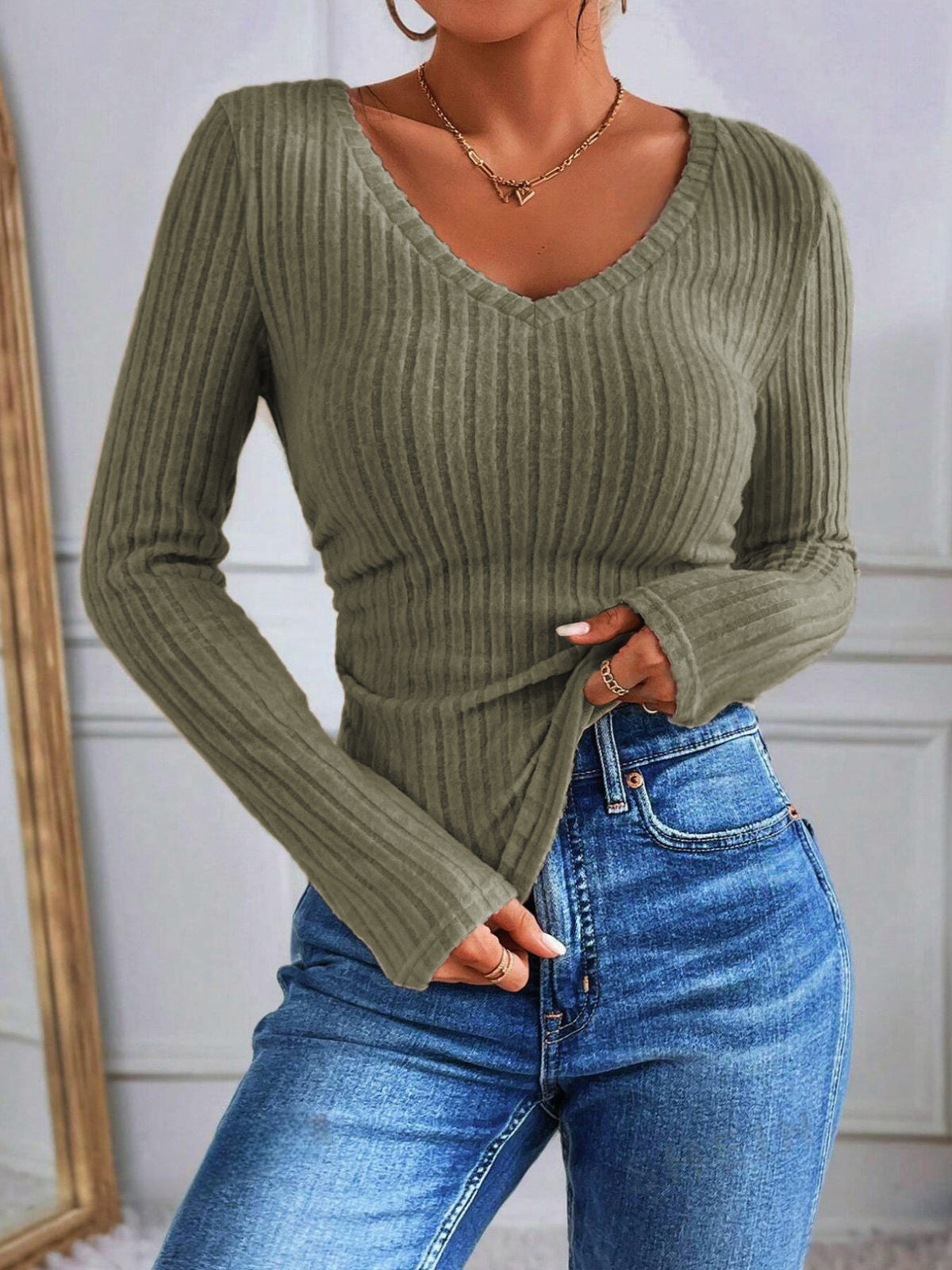 V-Neck Ribbed Skinny T-Shirt-Massicos