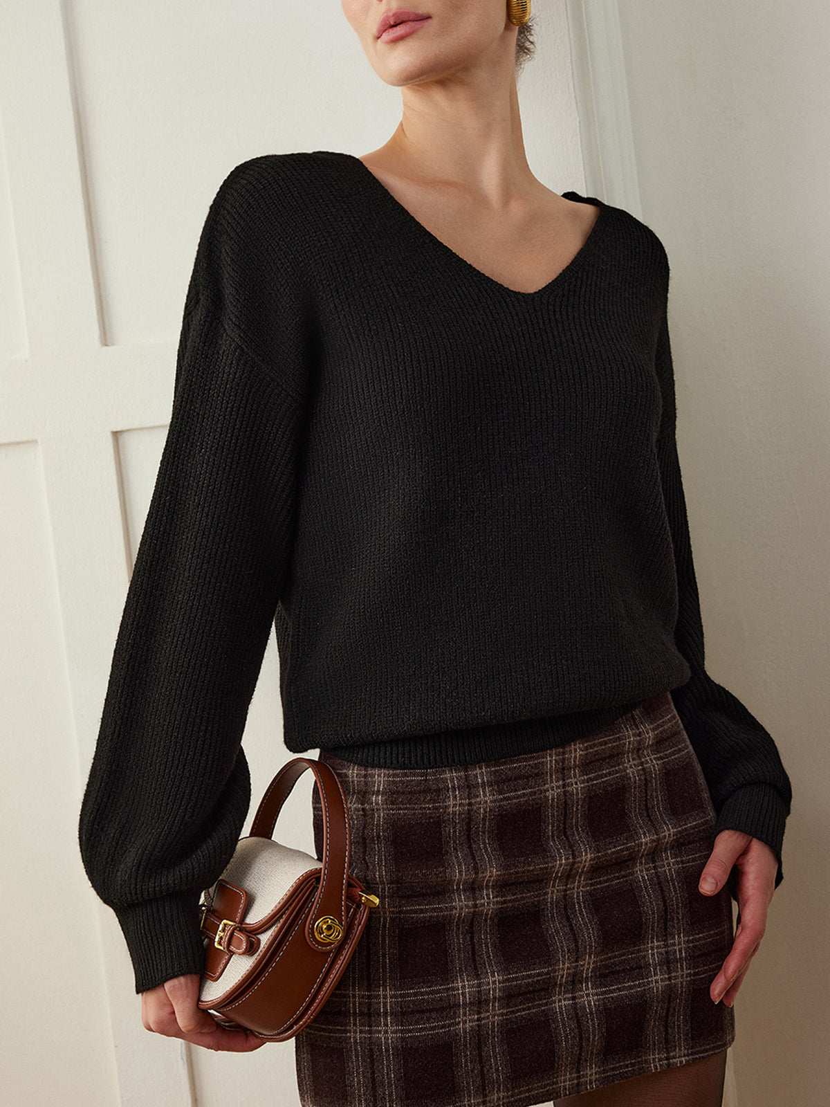 Ribbed V-Neck Bow Sweater-Massicos