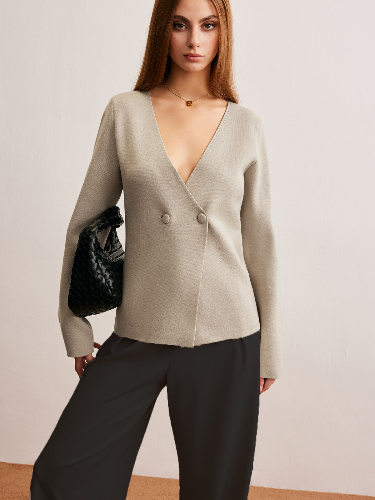 Elegant V-Neck Fit Cardigan-Massicos