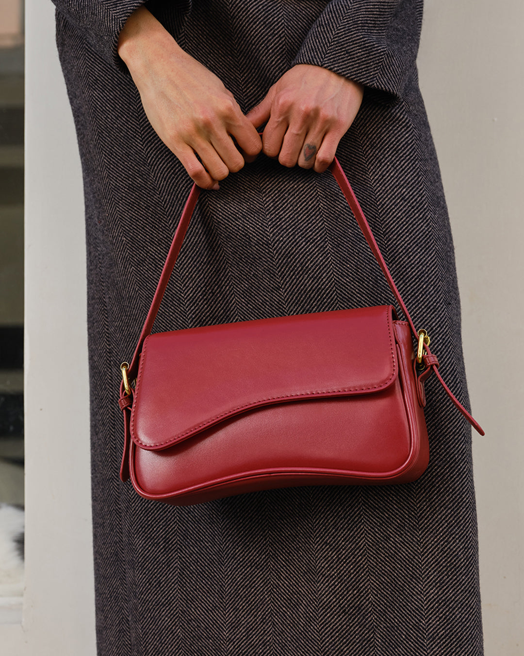 Adjustable Strap Flap Armpit Bag-Massicos