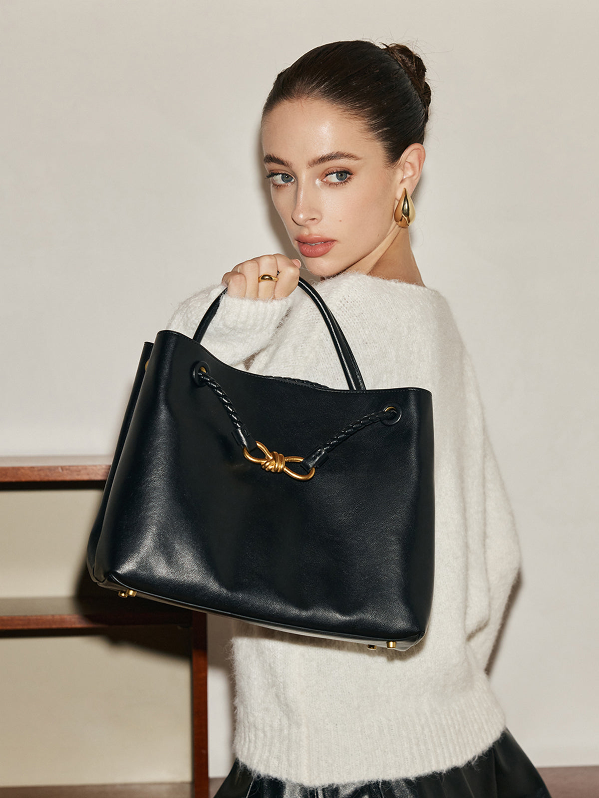 Bow-Detail Compartment Handbag-Massicos