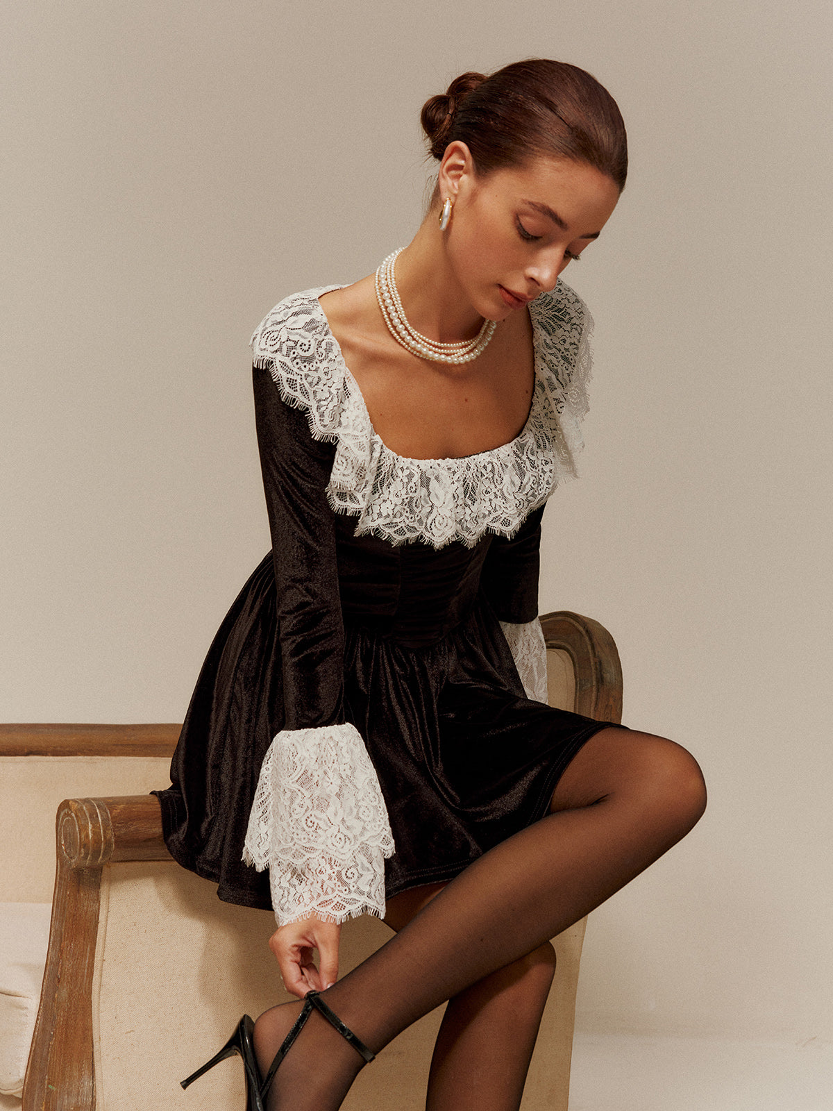 Lace Trim Velvet Short Dress-Massicos