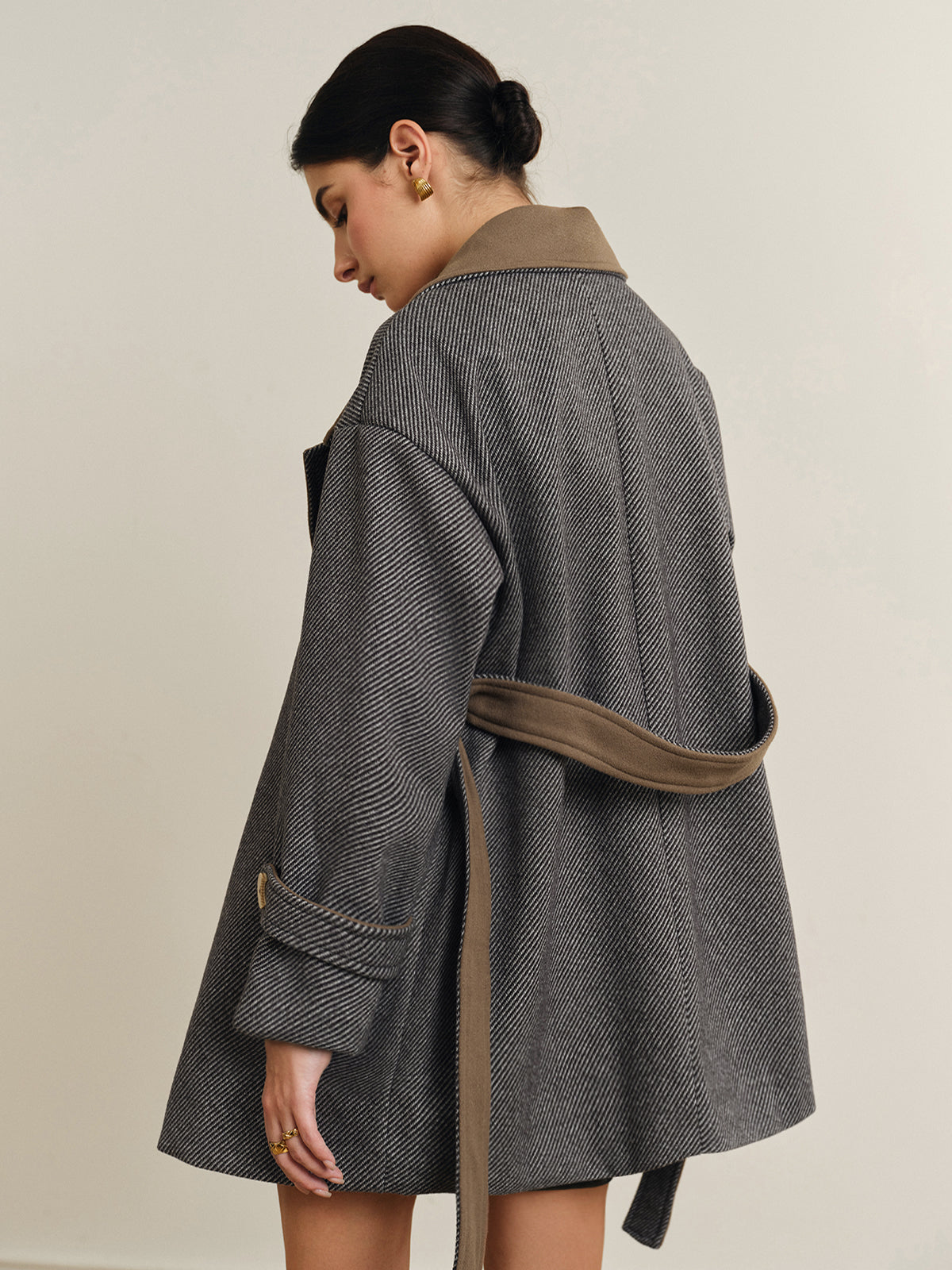 Versatile Contrast Collar Belted Wool Coat-Massicos