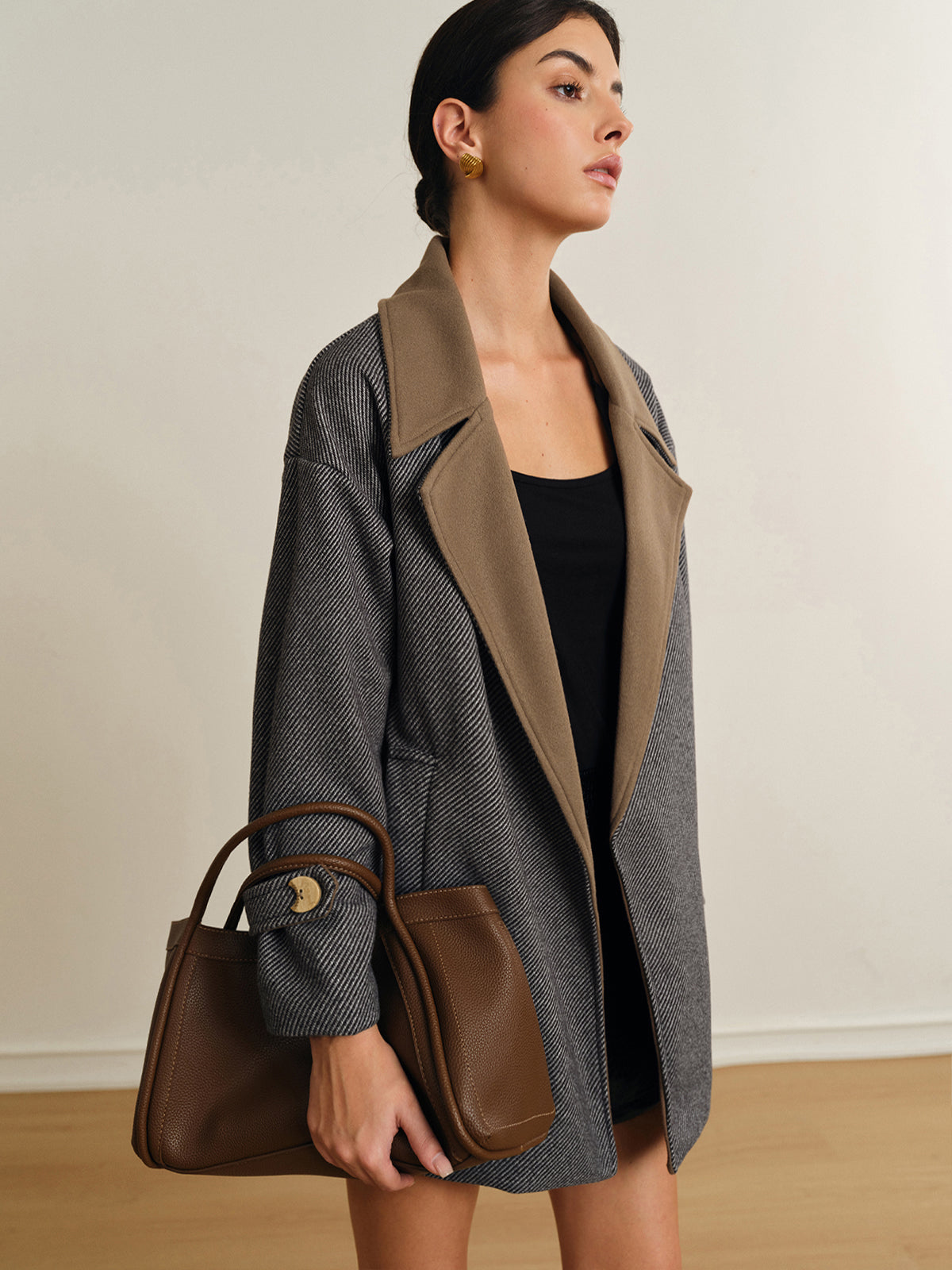 Versatile Contrast Collar Belted Wool Coat-Massicos