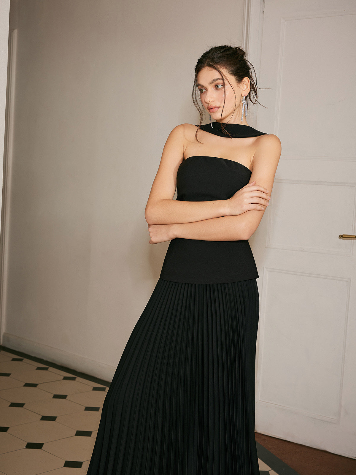 Choker Design Pleated Panel Dress-Massicos