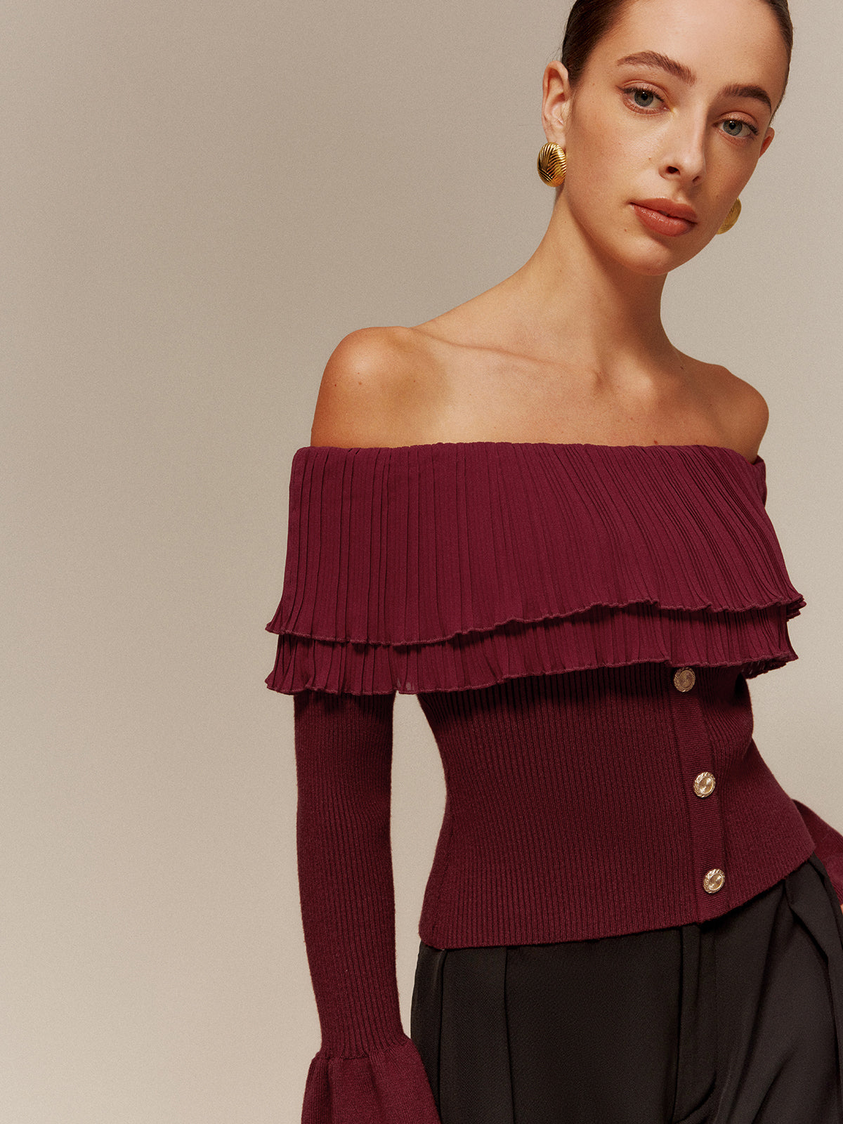 Off-Shoulder Pleated Ruffle Slim Sweater-Massicos