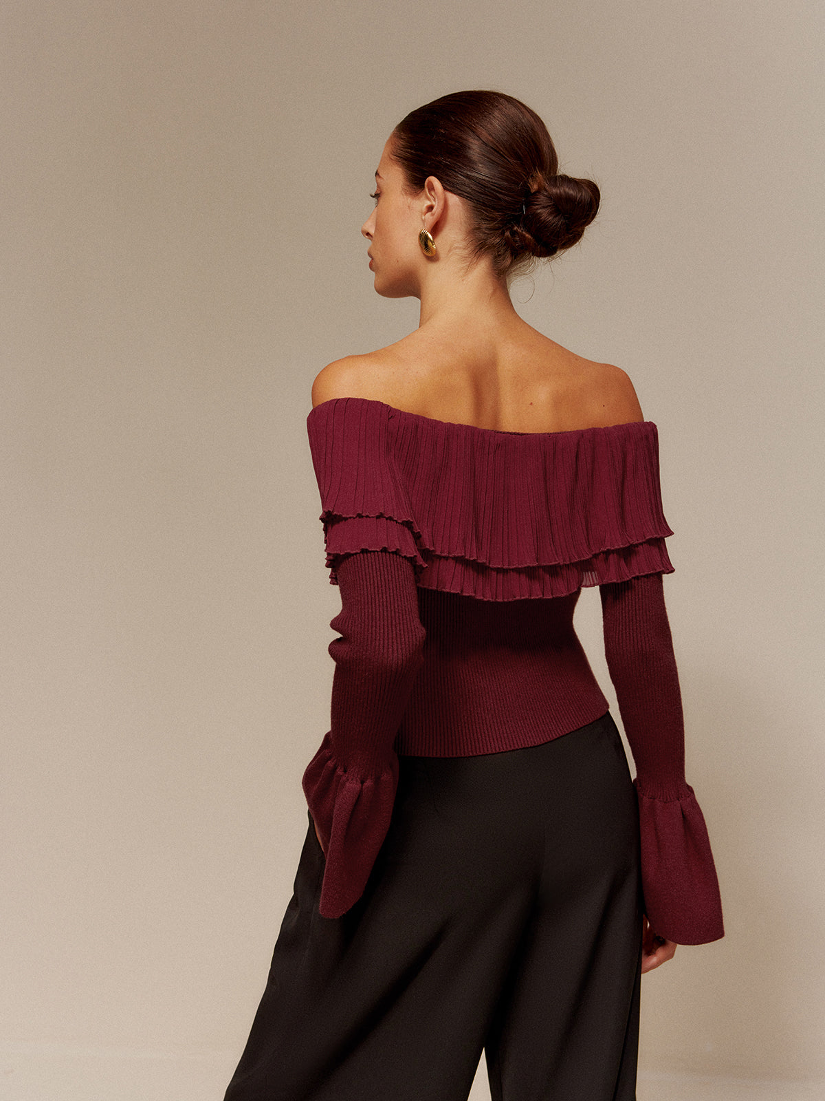 Off-Shoulder Pleated Ruffle Slim Sweater-Massicos