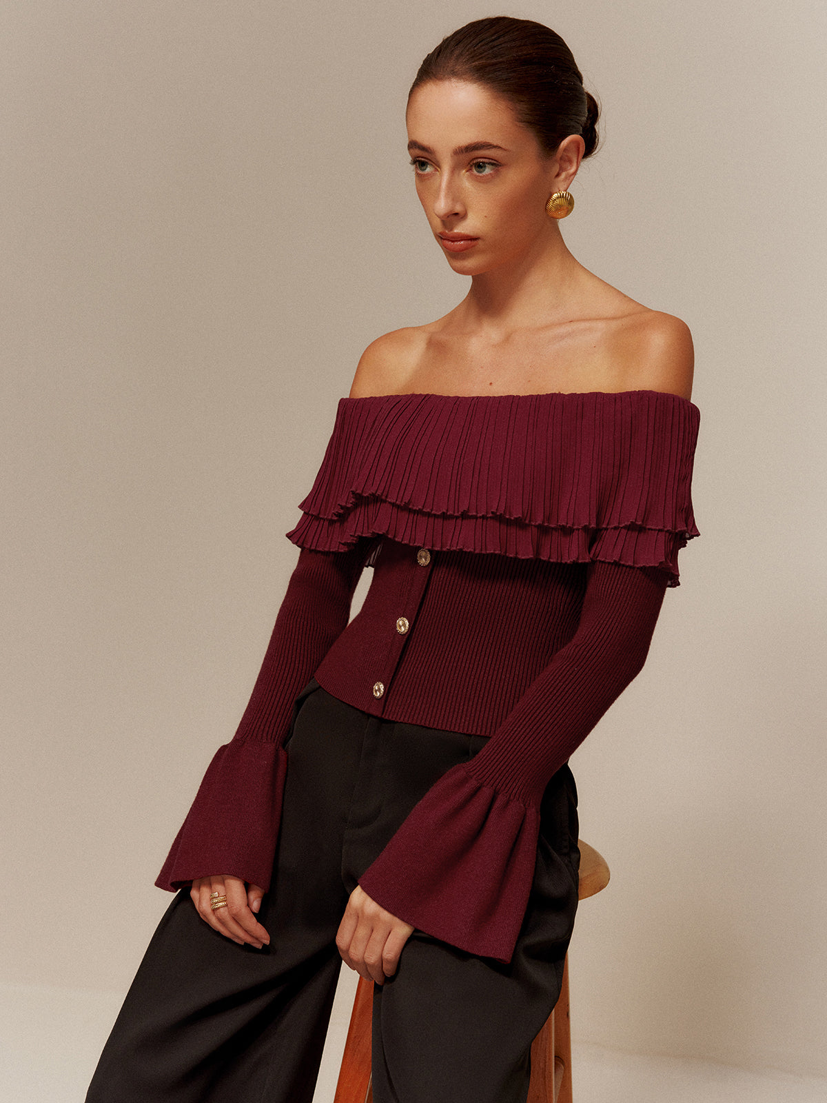 Off-Shoulder Pleated Ruffle Slim Sweater-Massicos