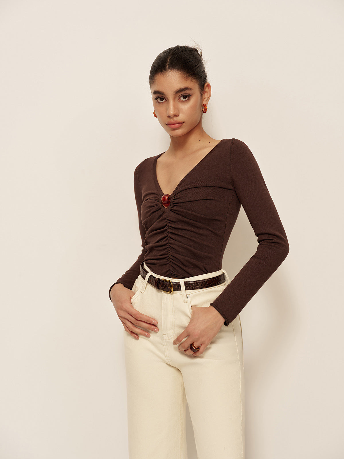 V-Neck Cutout Pleated Slim Knit Top-Massicos