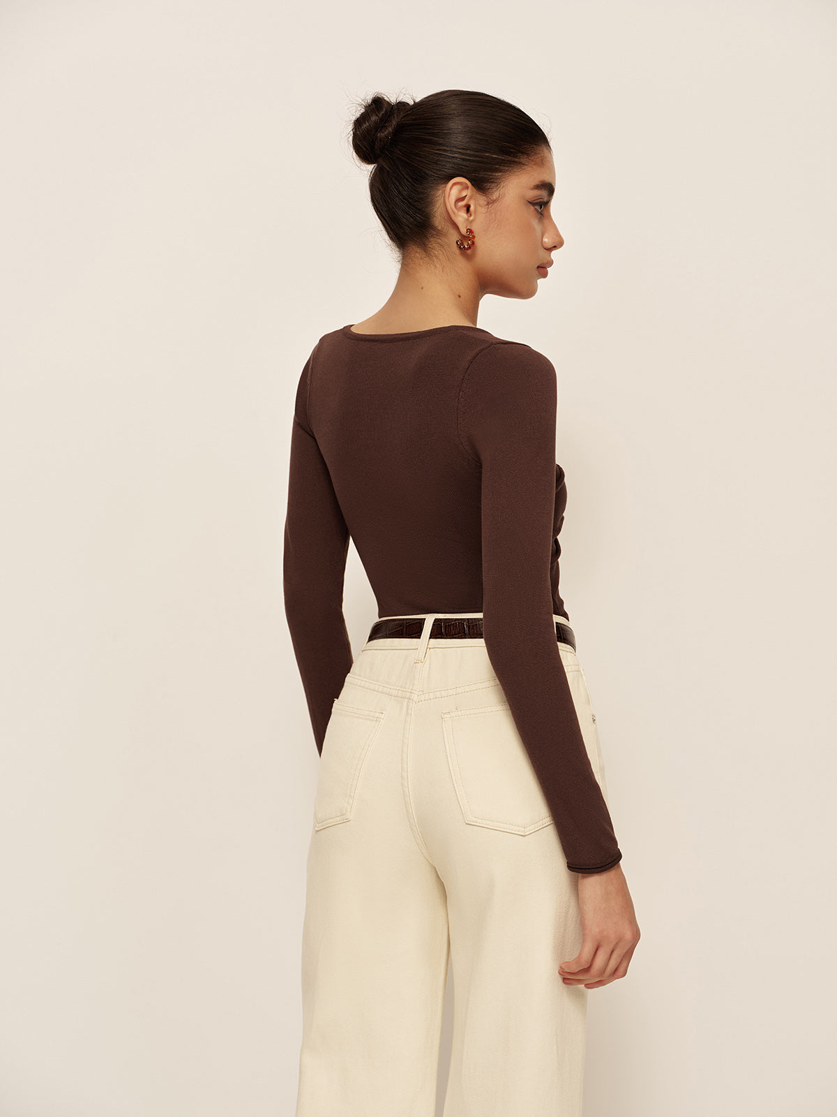 V-Neck Cutout Pleated Slim Knit Top-Massicos