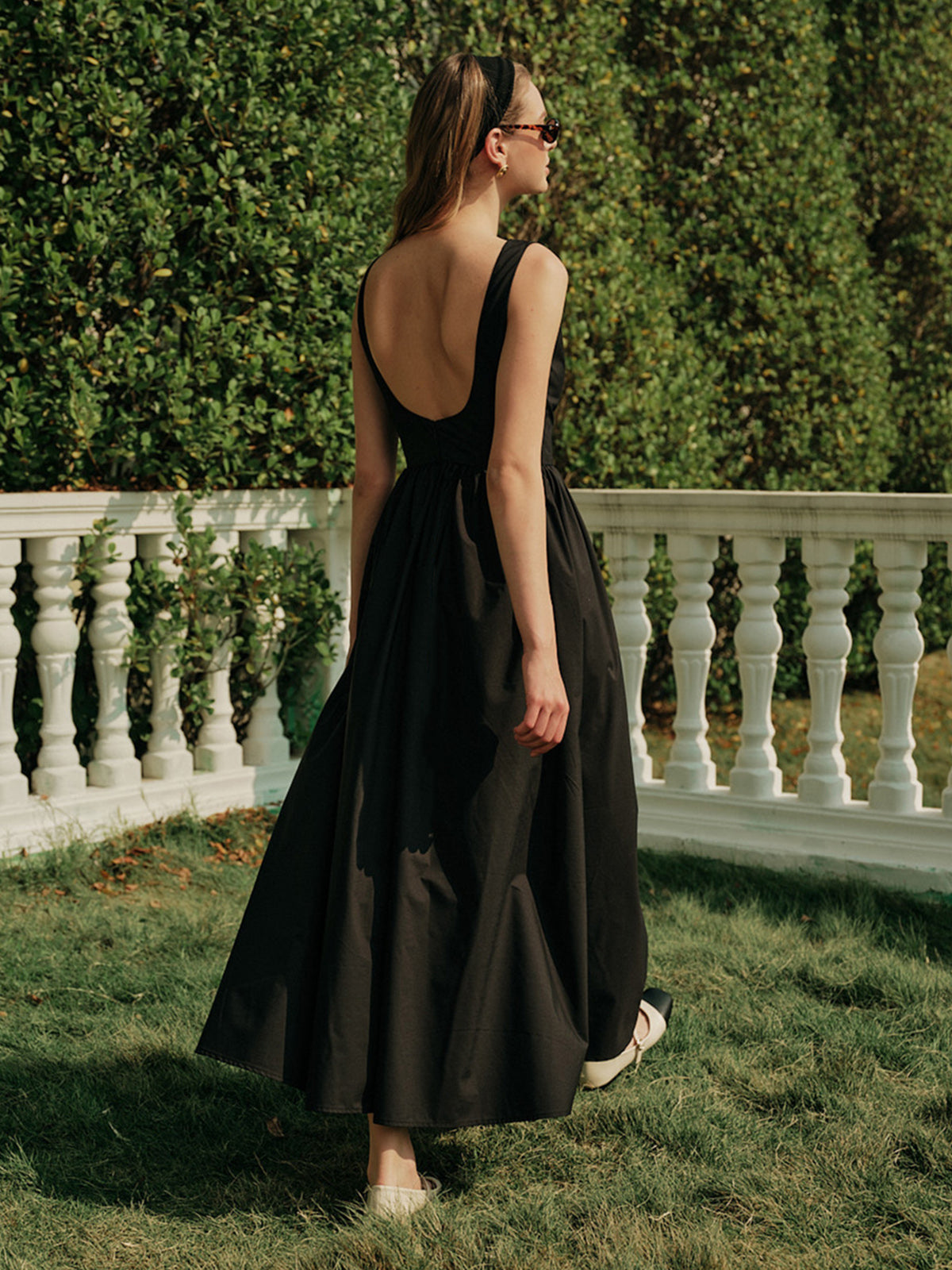 Backless Pleated Sleeveless Long Dress-Massicos