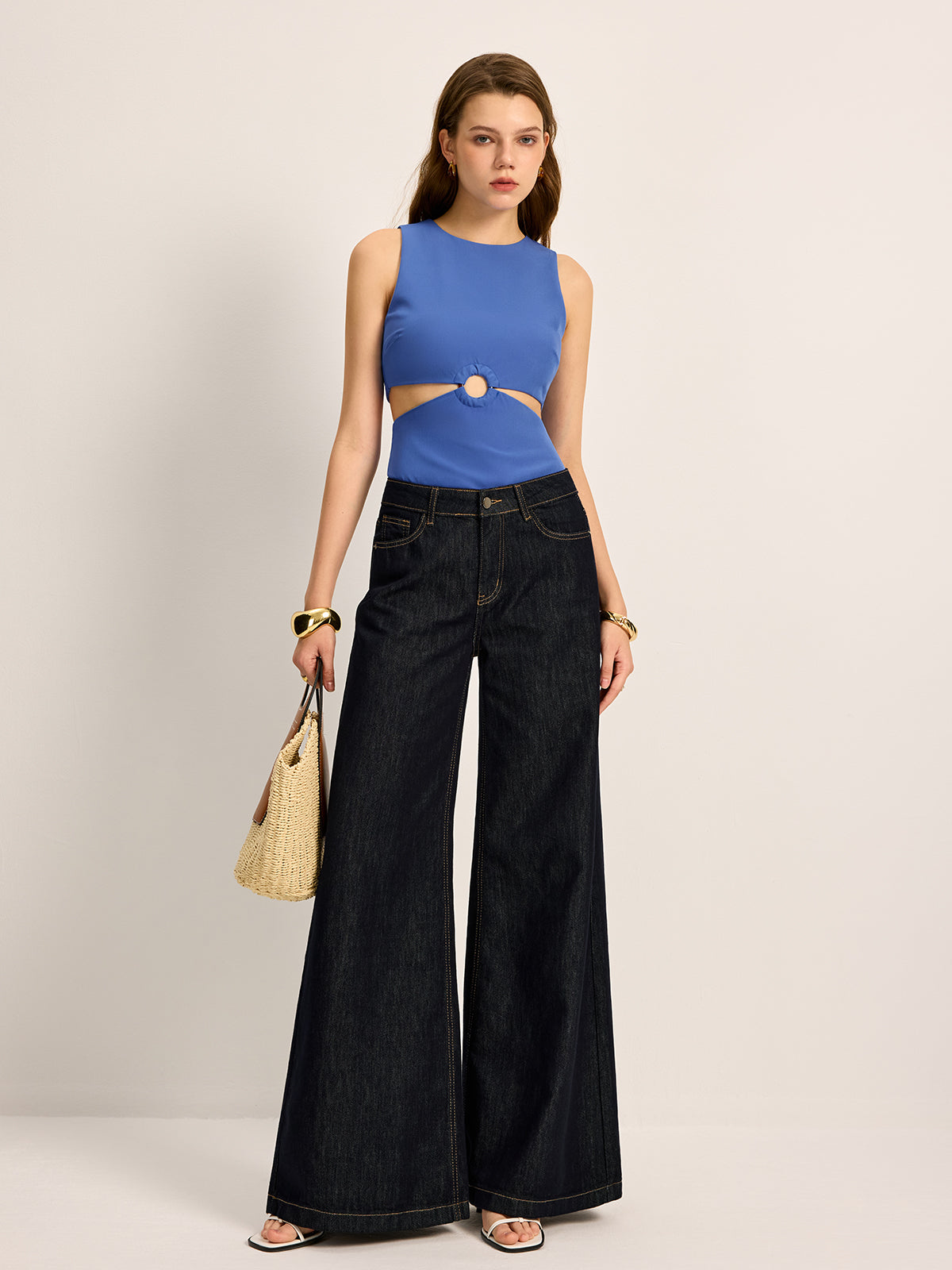 Cutout Detail Round Neck Top-Massicos