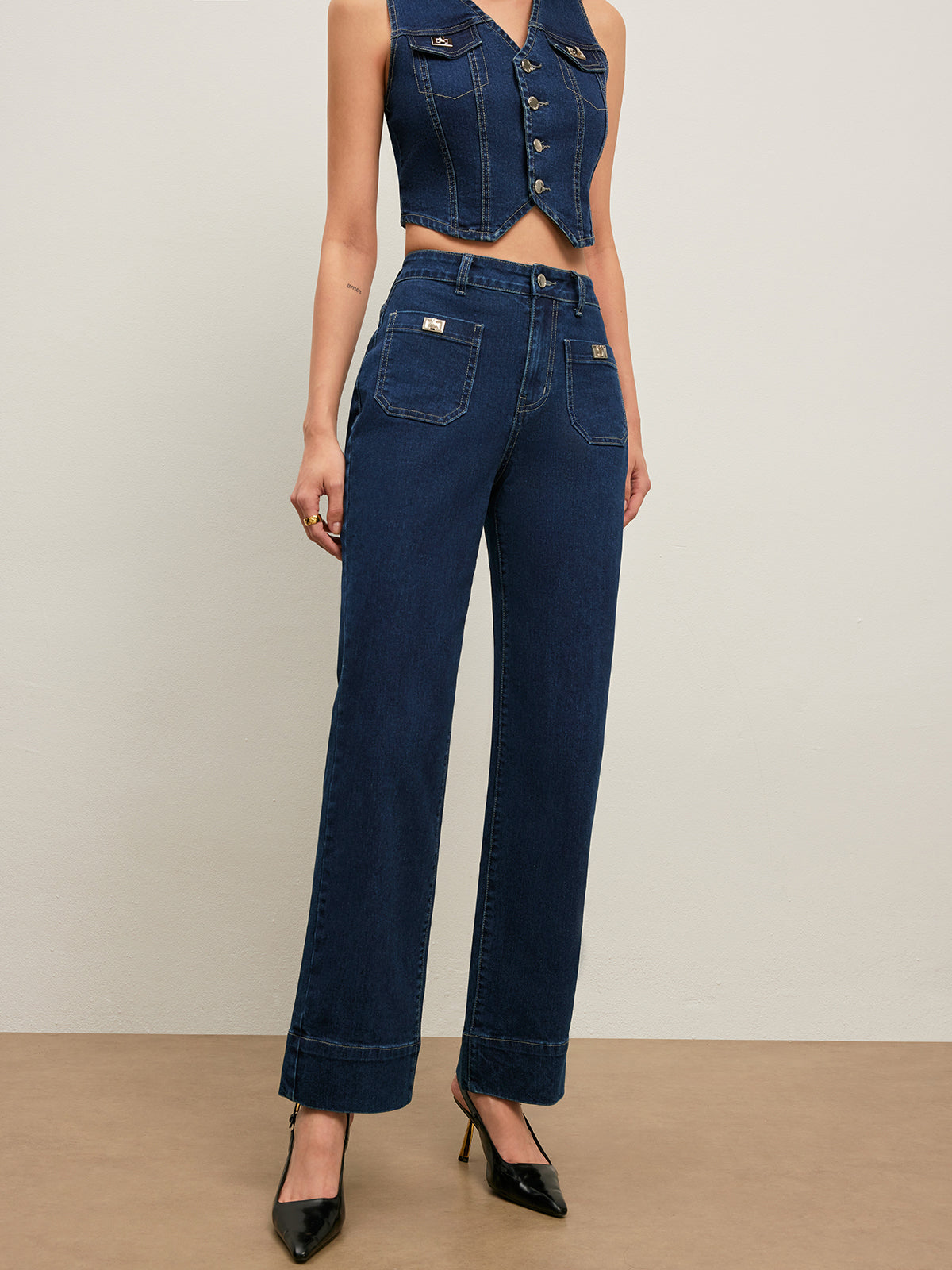 Classic High-Waisted Straight-Leg Jeans-Massicos