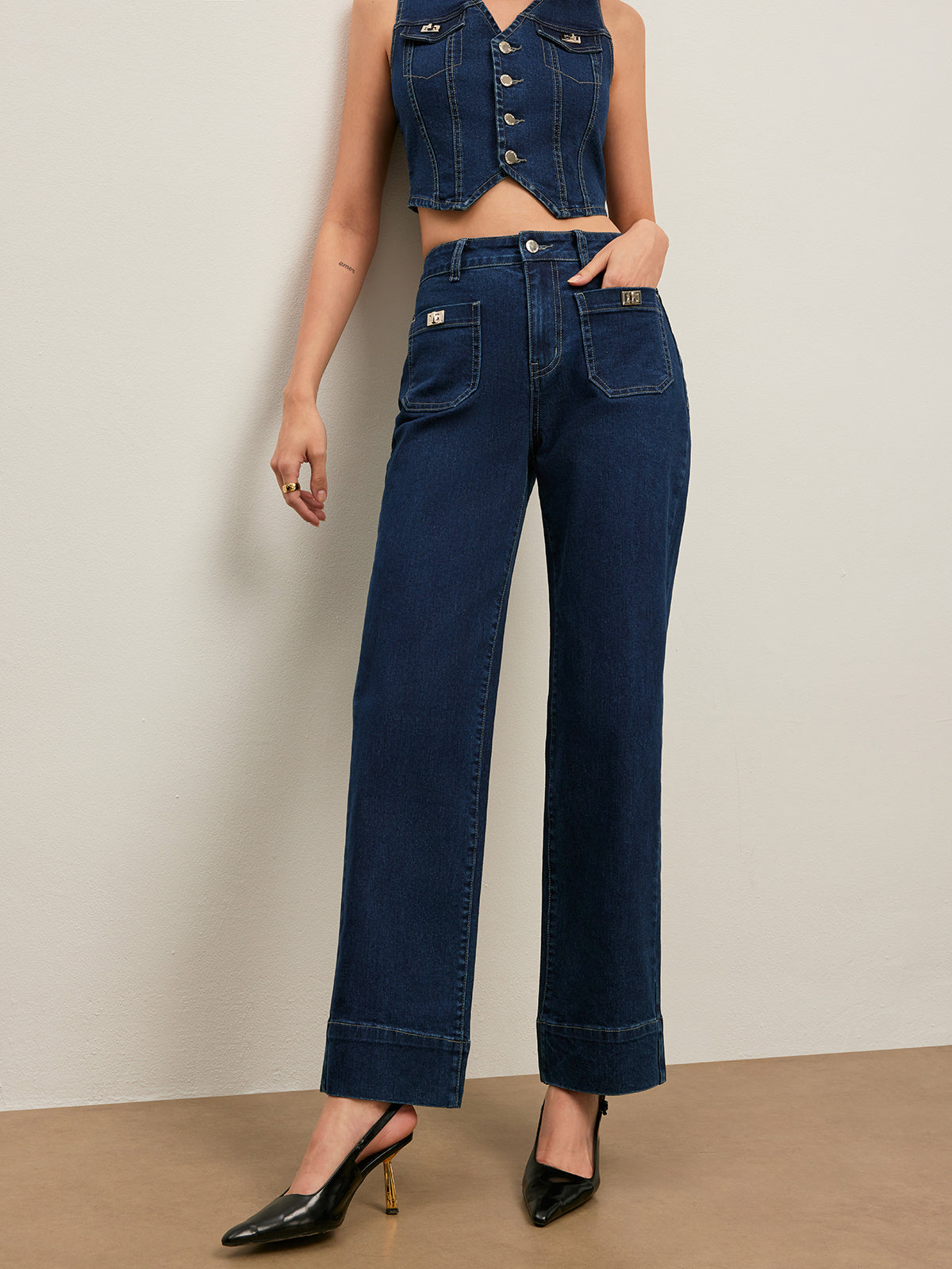Classic High-Waisted Straight-Leg Jeans-Massicos