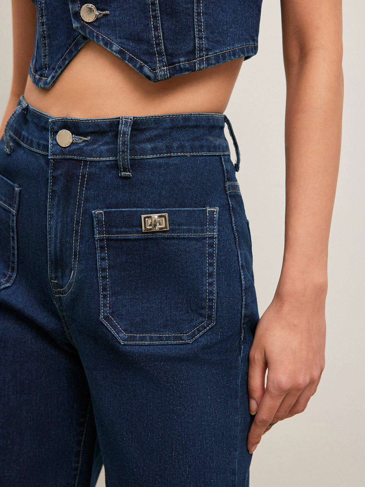 Classic High-Waisted Straight-Leg Jeans-Massicos