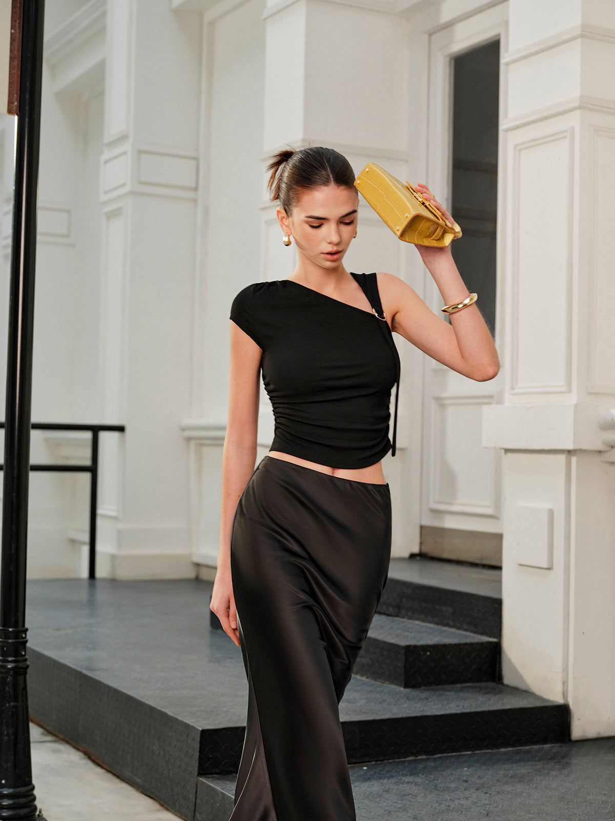 Asymmetrical Neck Crop Top-Massicos