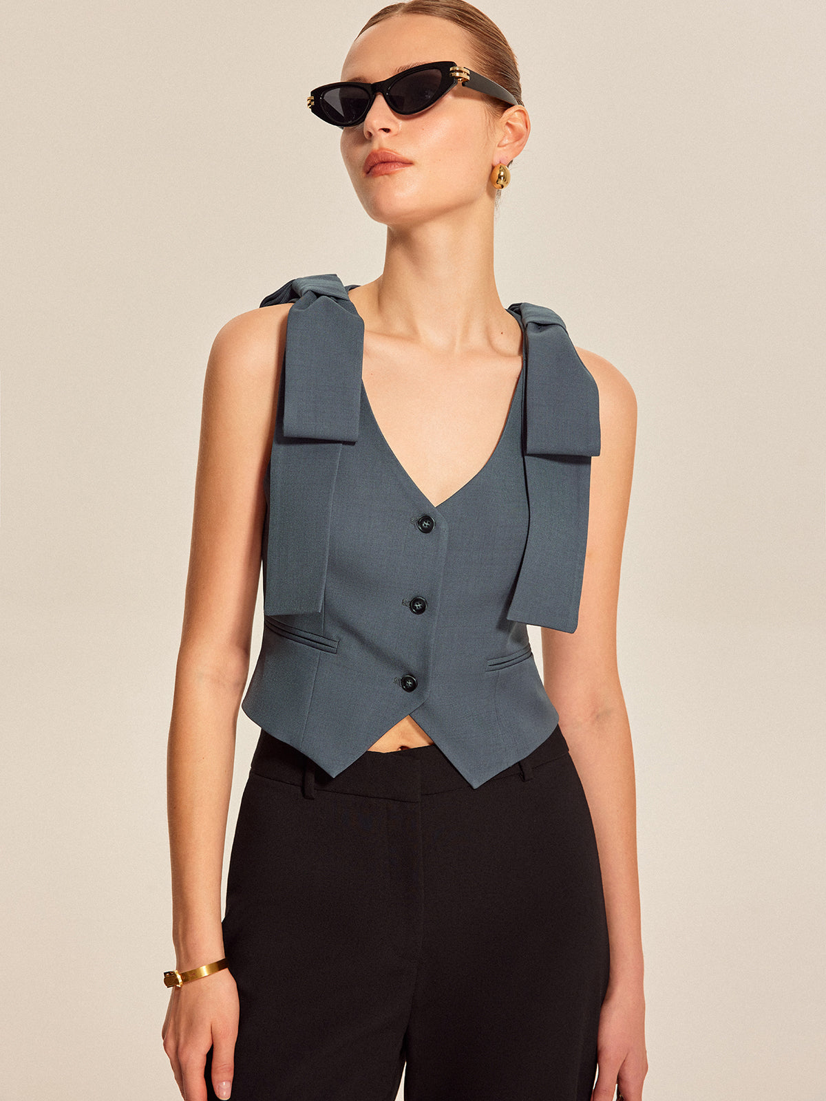 Bow Shoulder Tailored Vest-Massicos