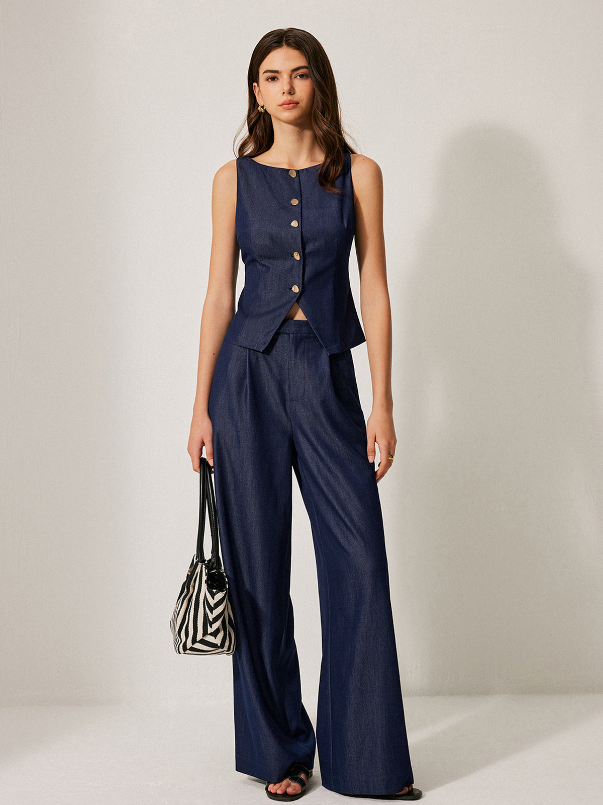 Button-Front Sleeveless Vest-Massicos
