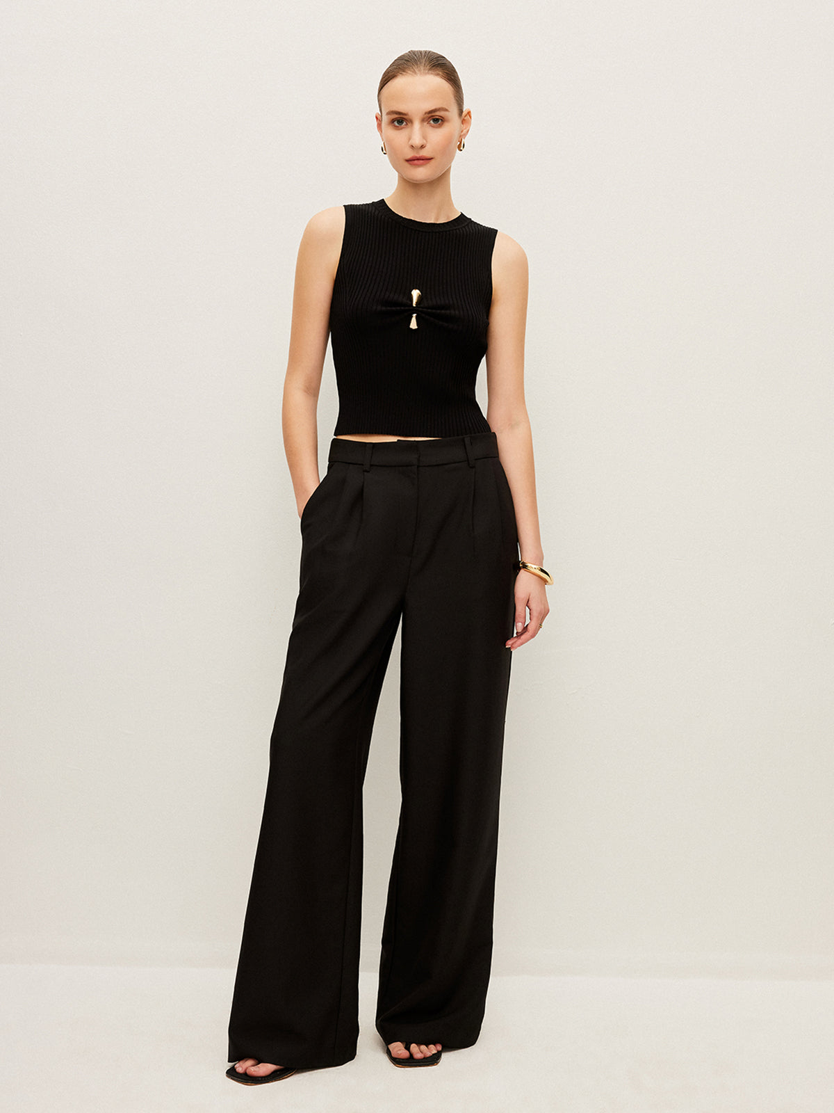 Ribbed Knit Vest With Metal Detail-Massicos