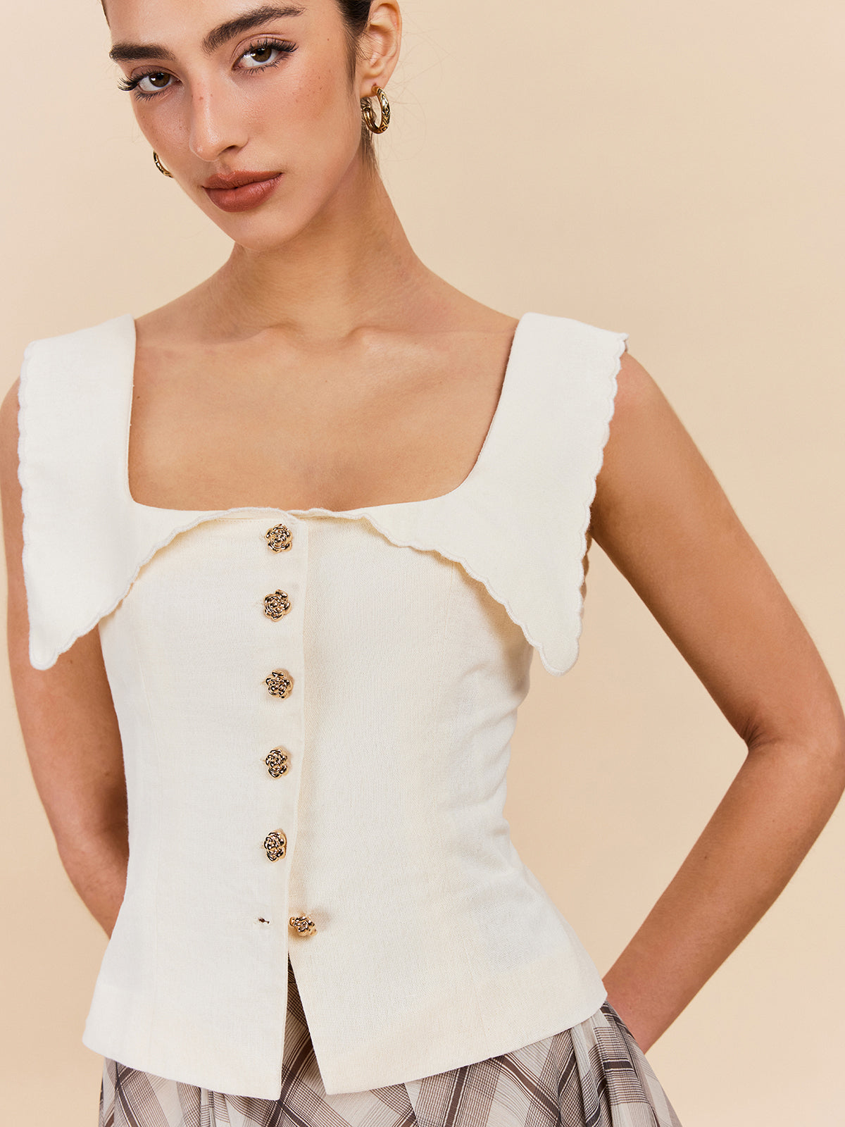 Cotton & Linen Scalloped Collar Buttoned Top-Massicos