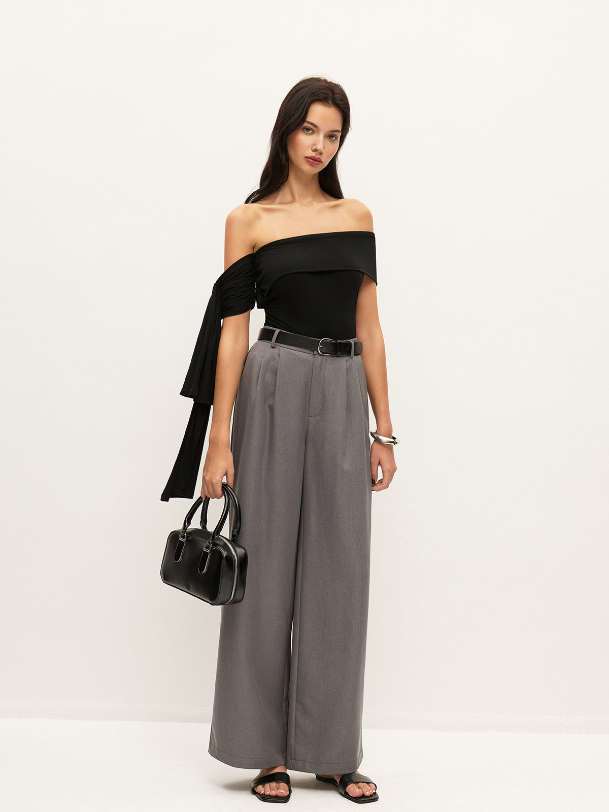 Asymmetrical Off-Shoulder Top With Side Tie-Massicos