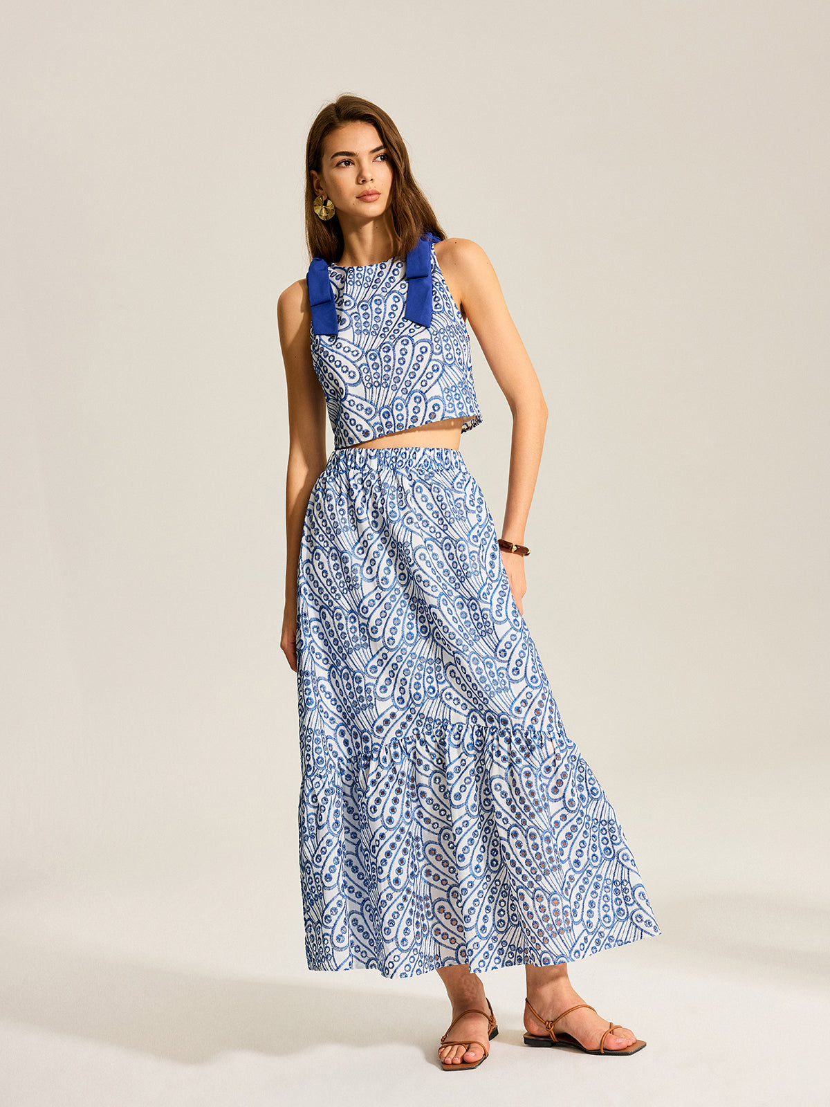 Sleeveless Contrast-Trim Top And Elastic-Waist Maxi Skirt Set-Massicos
