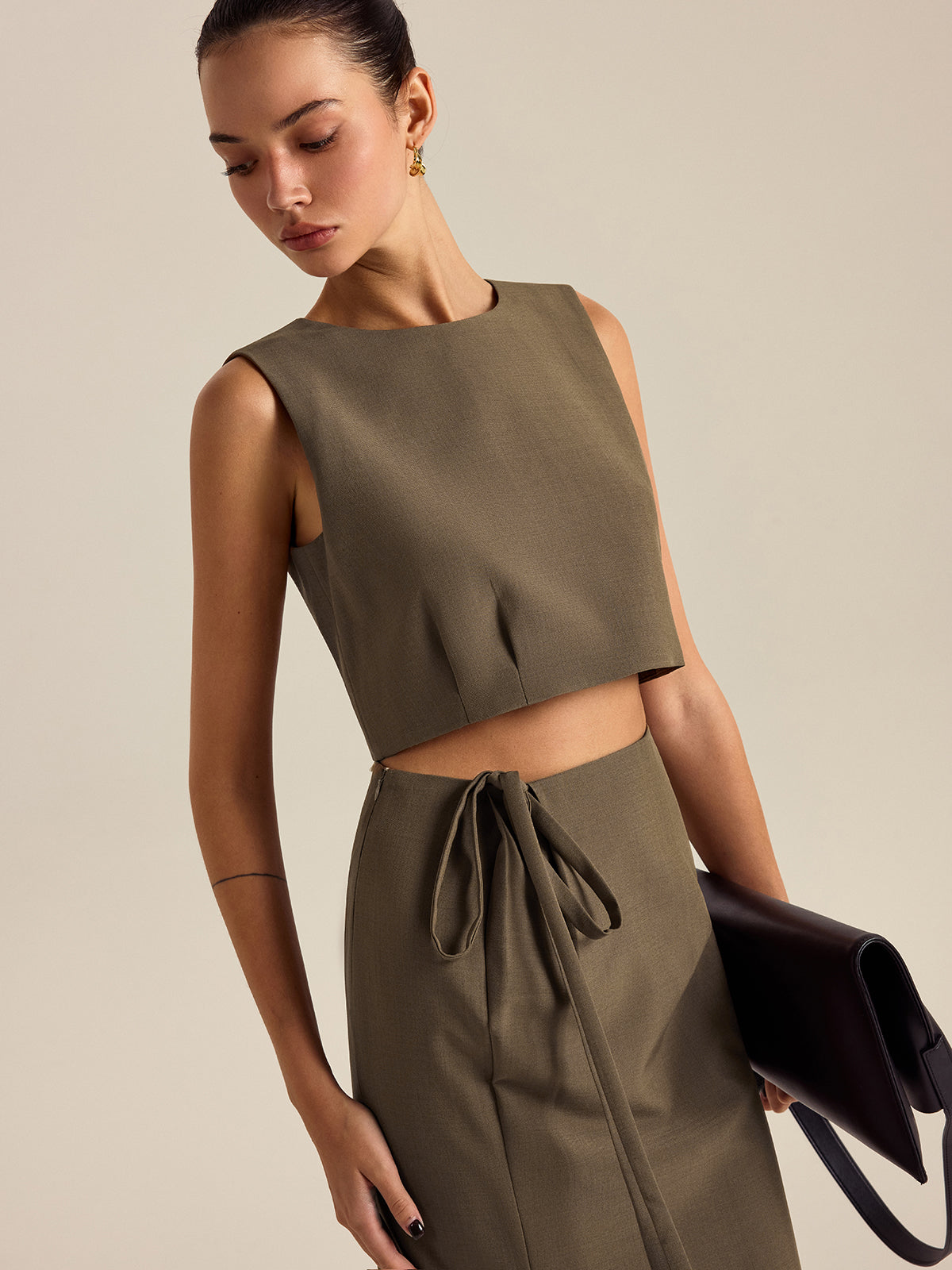 Sleeveless Round-Neck Crop Top-Massicos