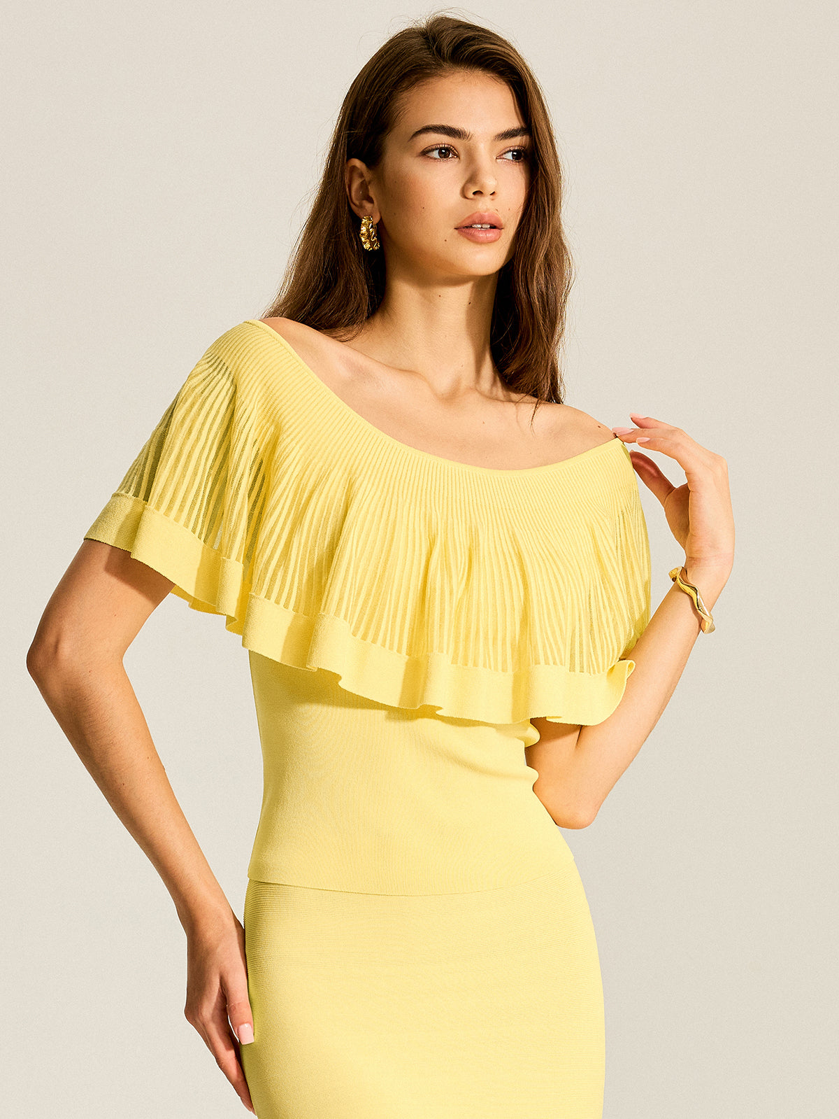 Off-Shoulder Knit Top With Trimmed Ruffles-Massicos