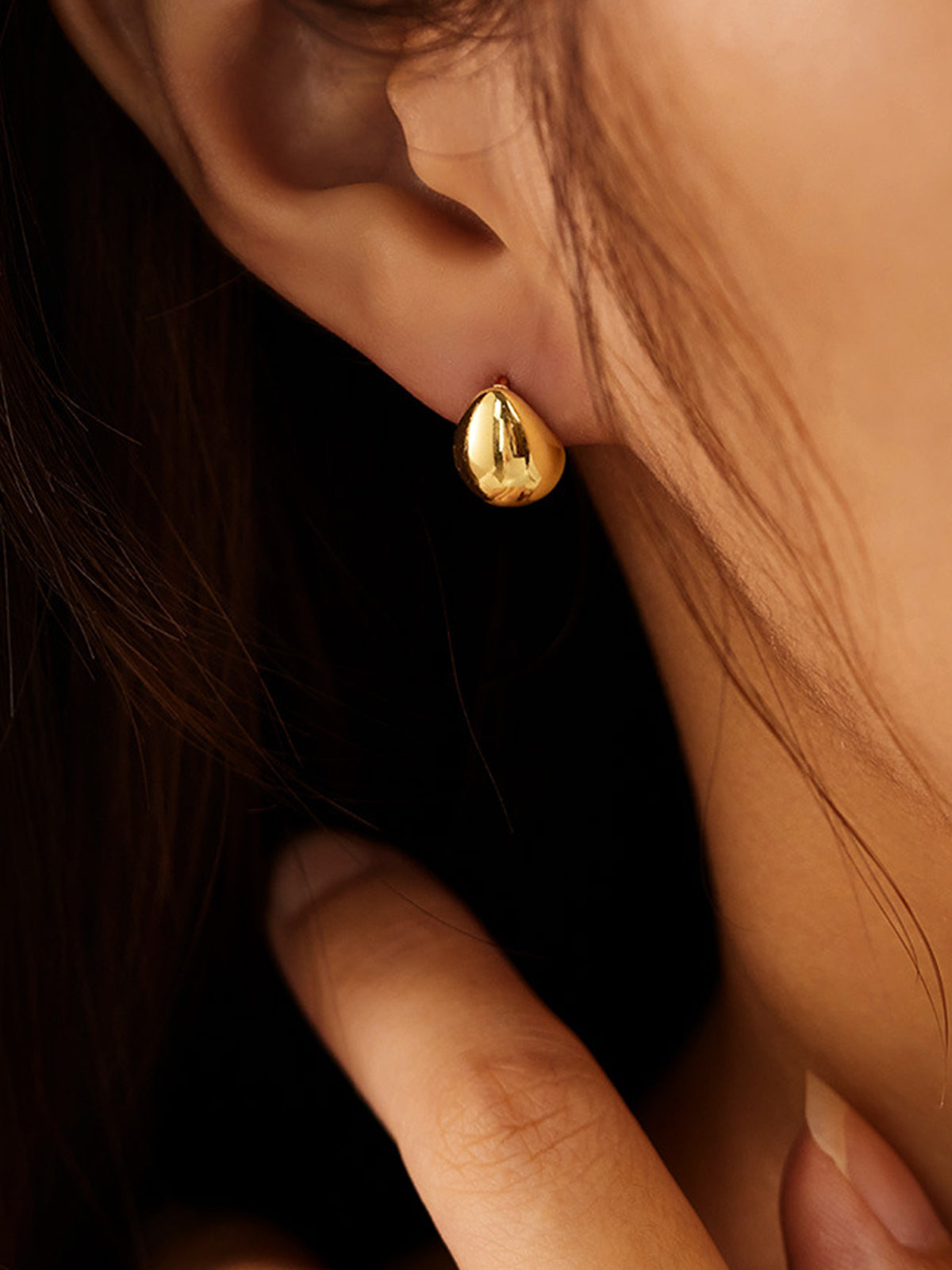 Minimalist Teardrop Stud Earrings-Massicos