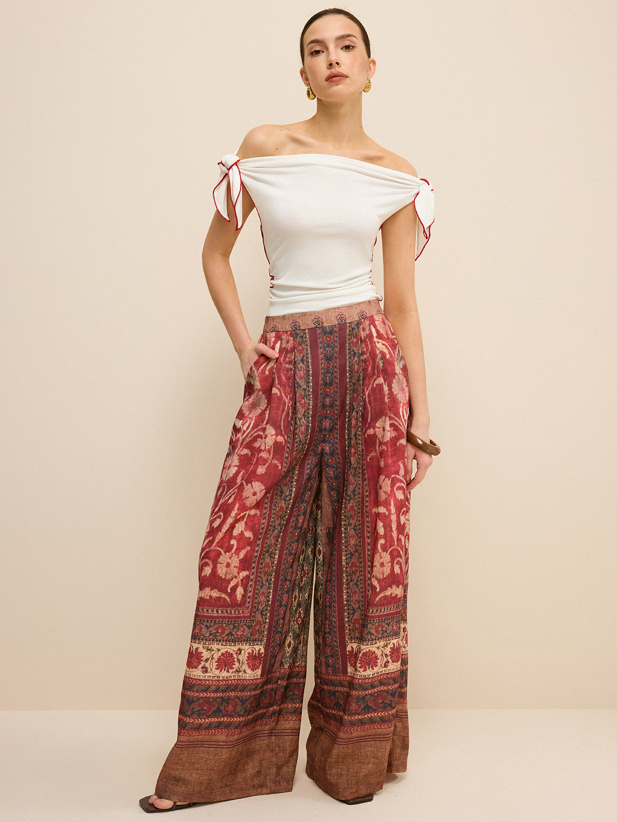 Off-Shoulder Contrast Trim Knotted Top-Massicos