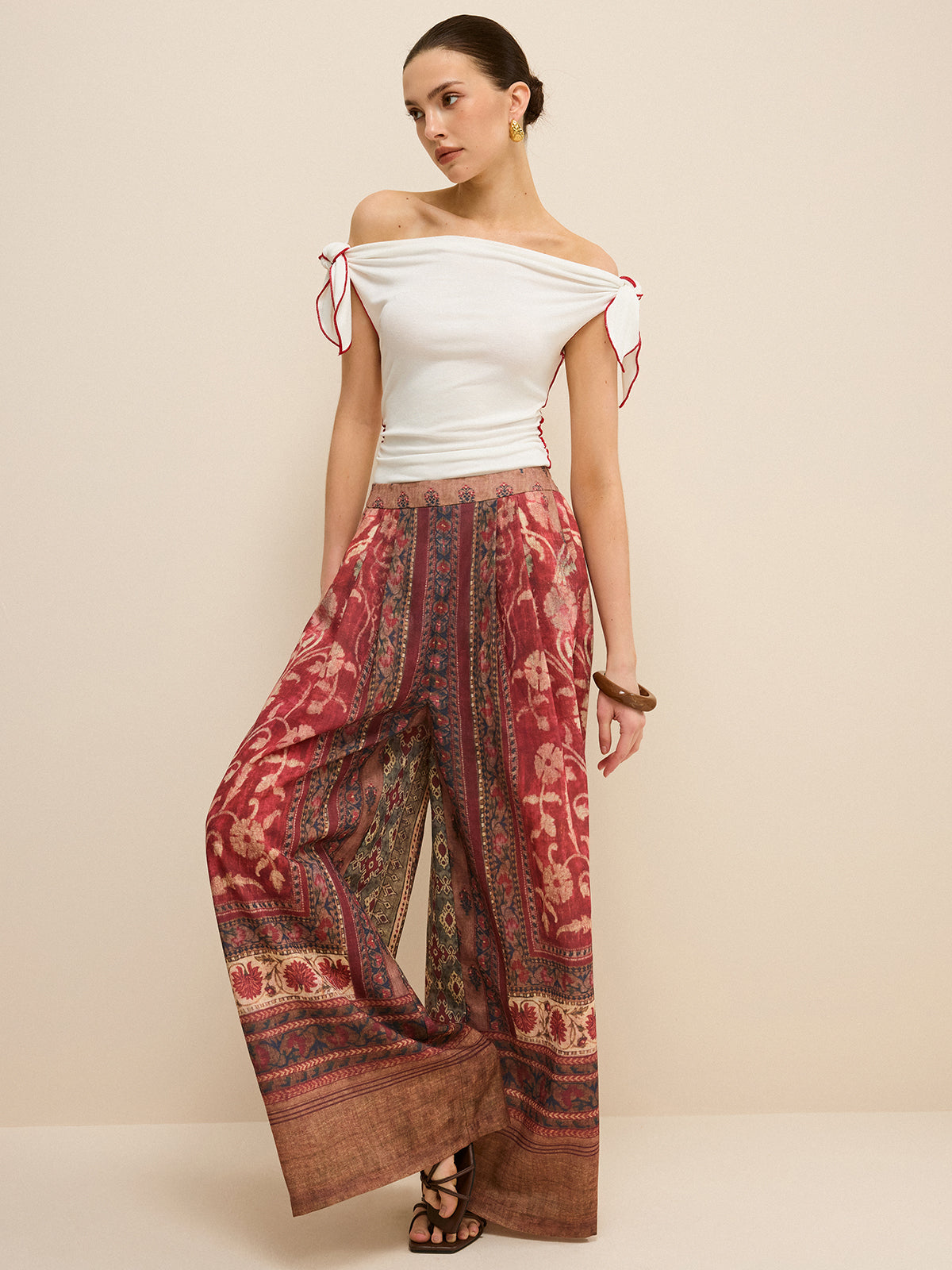 Off-Shoulder Contrast Trim Knotted Top-Massicos