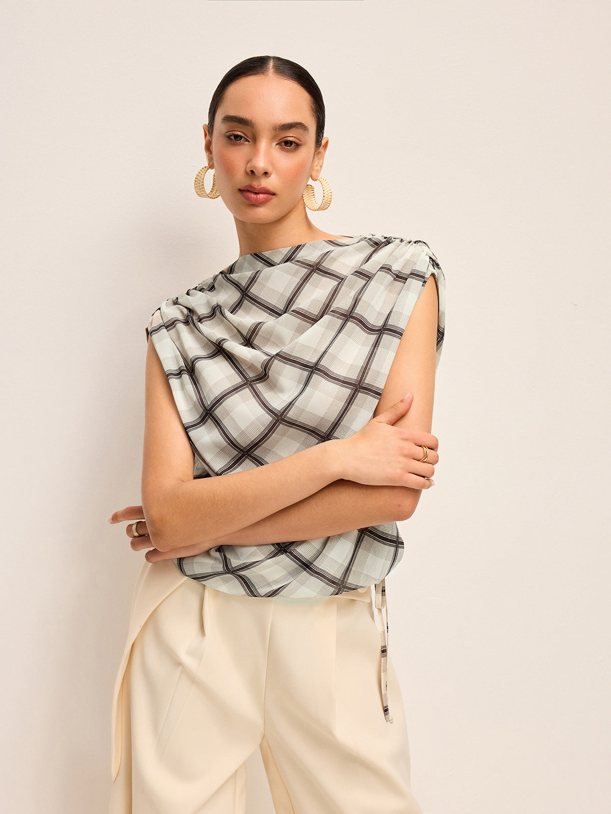 Sleeveless Plaid Backless Chiffon Shirt-Massicos