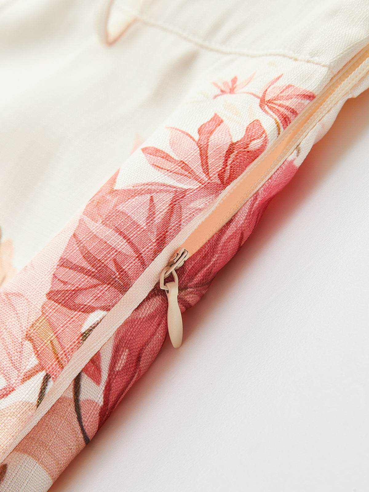 Belted Tropical Print Mid-Waist Shorts-Massicos