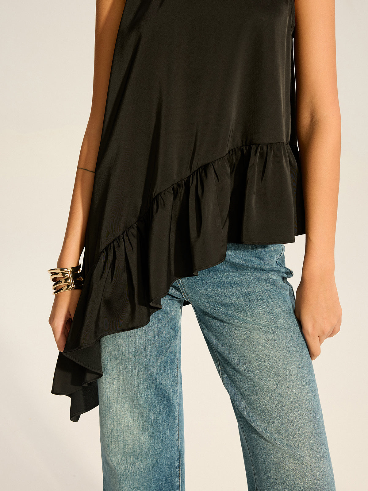 Asymmetric Ruffle Hem Halter Top-Massicos