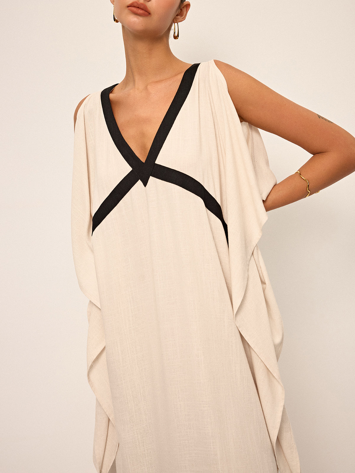 Contrast Trim Maxi Dress with Slit-Massicos