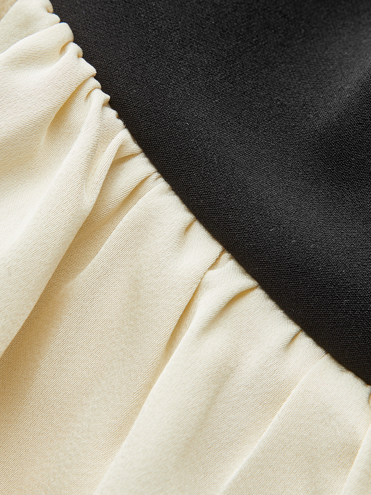 V-Neck Ruffle Hem Contrast Panel Top-Massicos