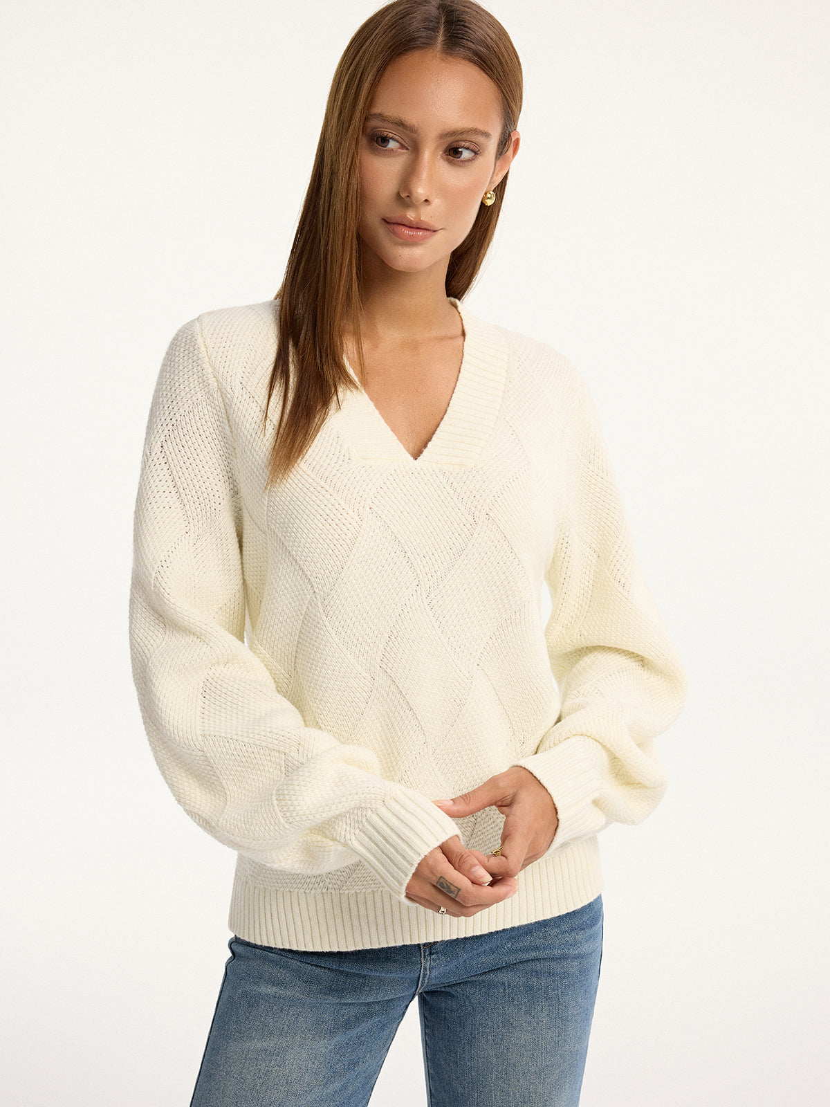 Wool-Blend Argyle Textured V-Neck Sweater-Massicos