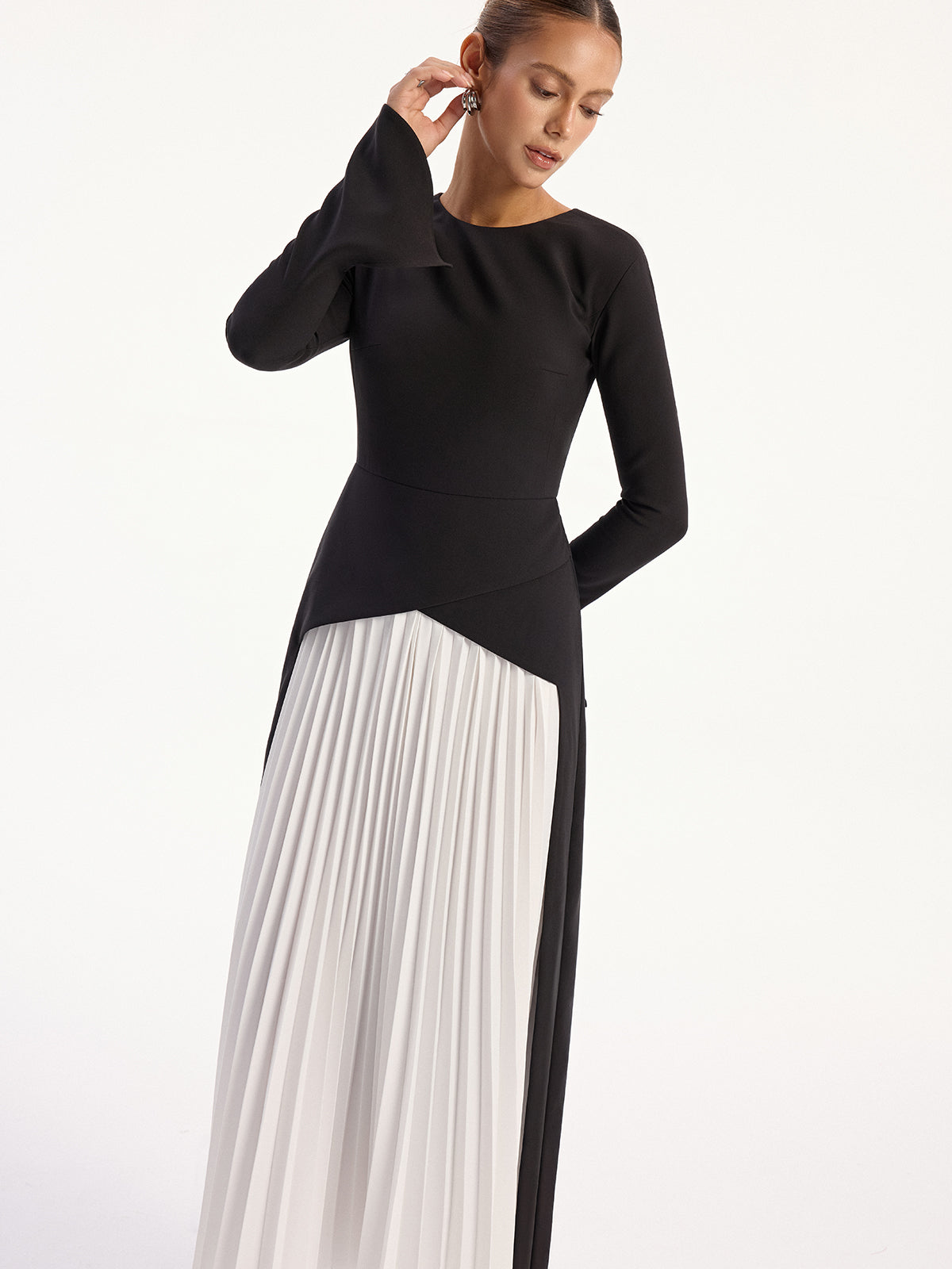 Two-Tone Long Sleeve Pleated Midi Dress-Massicos