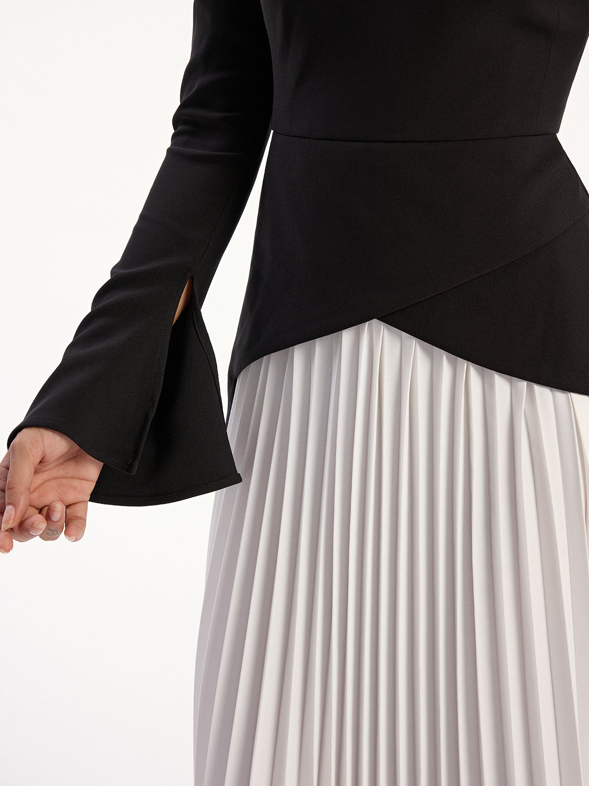 Two-Tone Long Sleeve Pleated Midi Dress-Massicos
