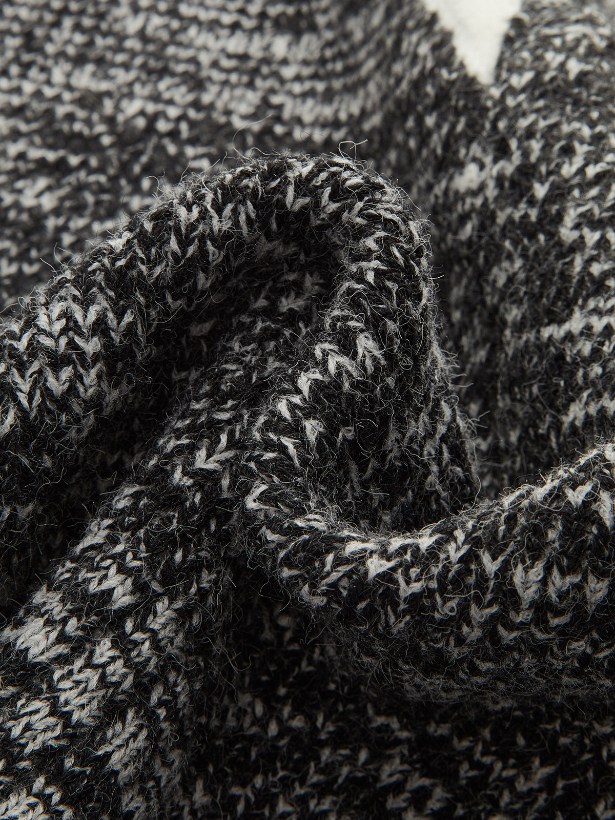 Two-Tone Reversible V-Neck Knit Vest-Massicos