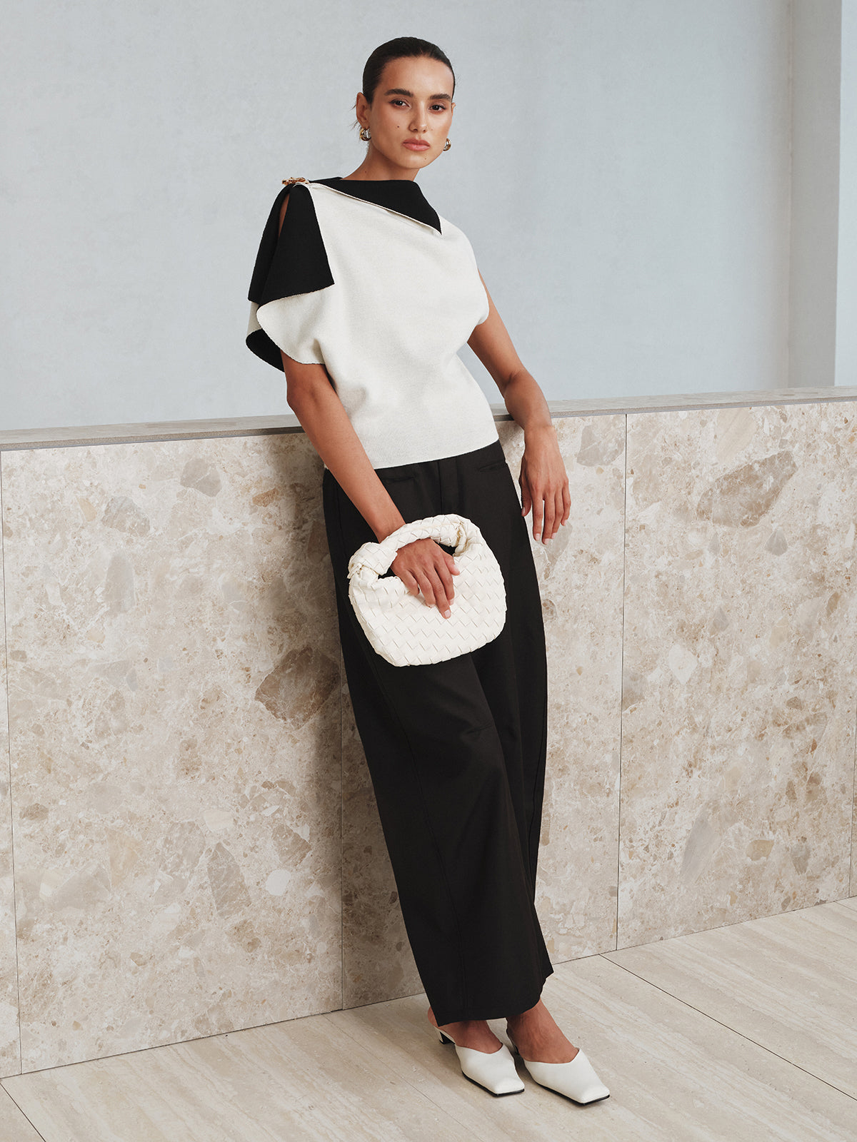 Asymmetric Color-Block Knit Top-Massicos
