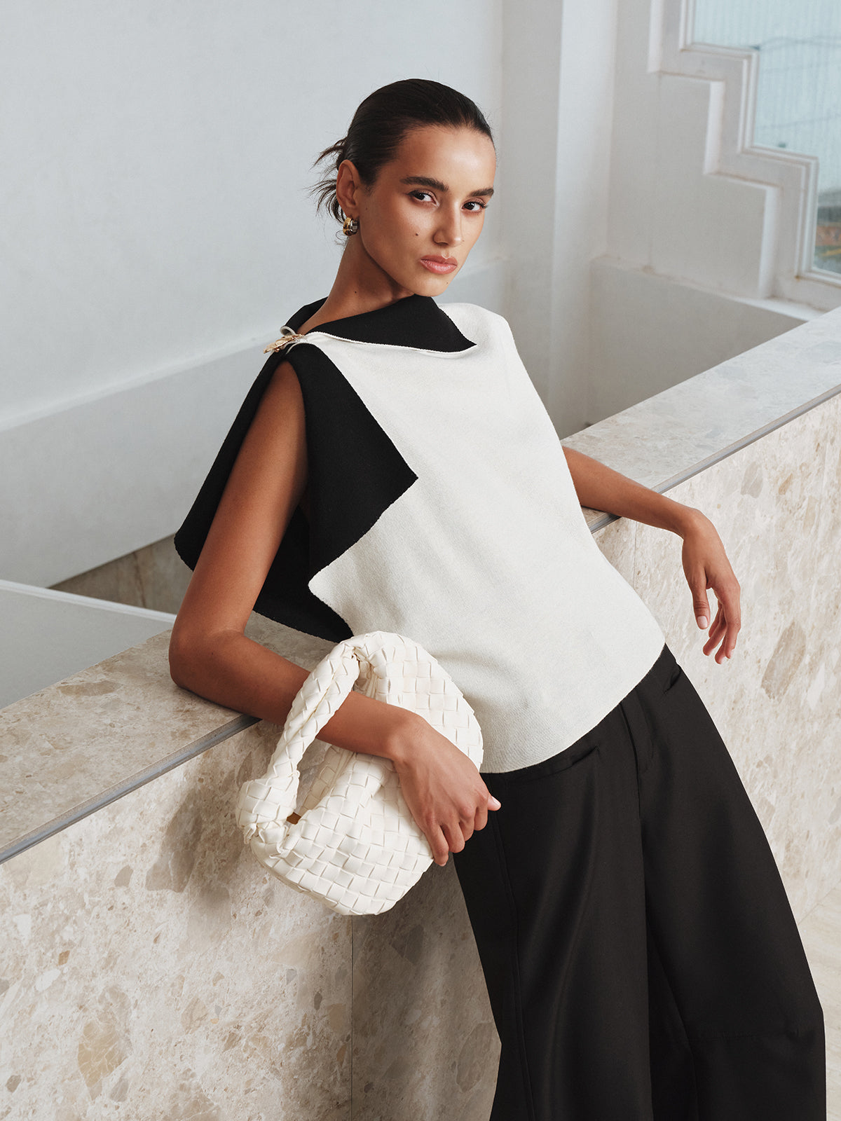 Asymmetric Color-Block Knit Top-Massicos