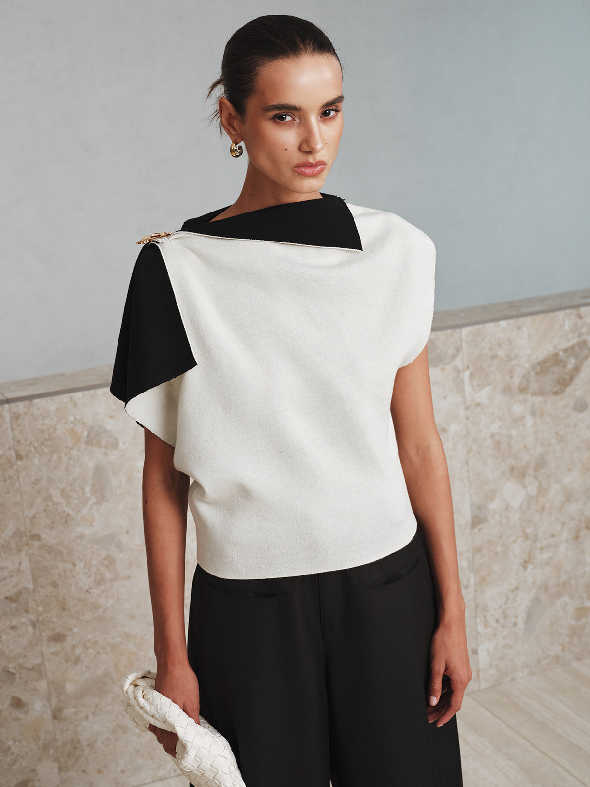 Asymmetric Color-Block Knit Top-Massicos