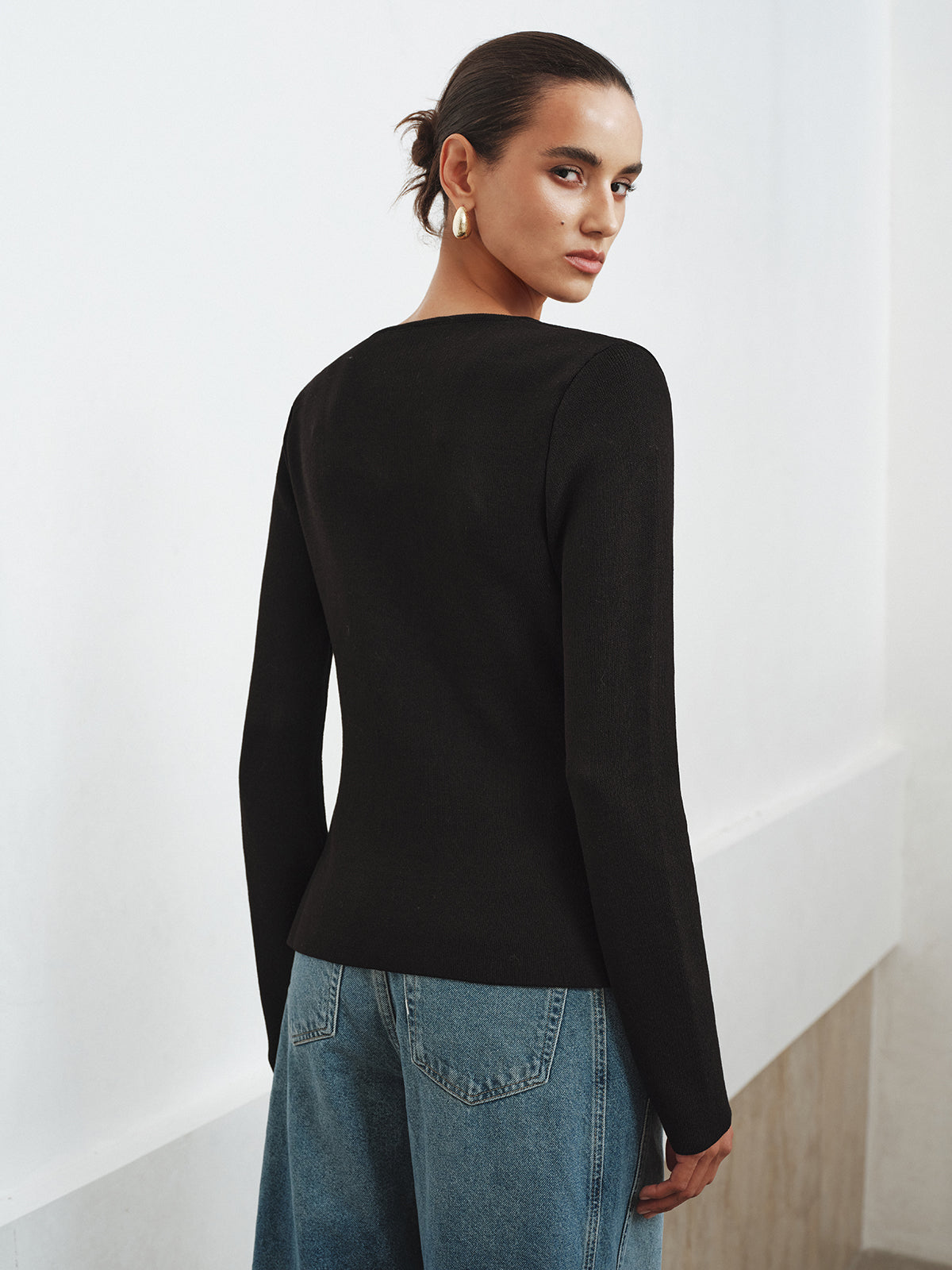 Asymmetric Buttoned Knit Cardigan-Massicos