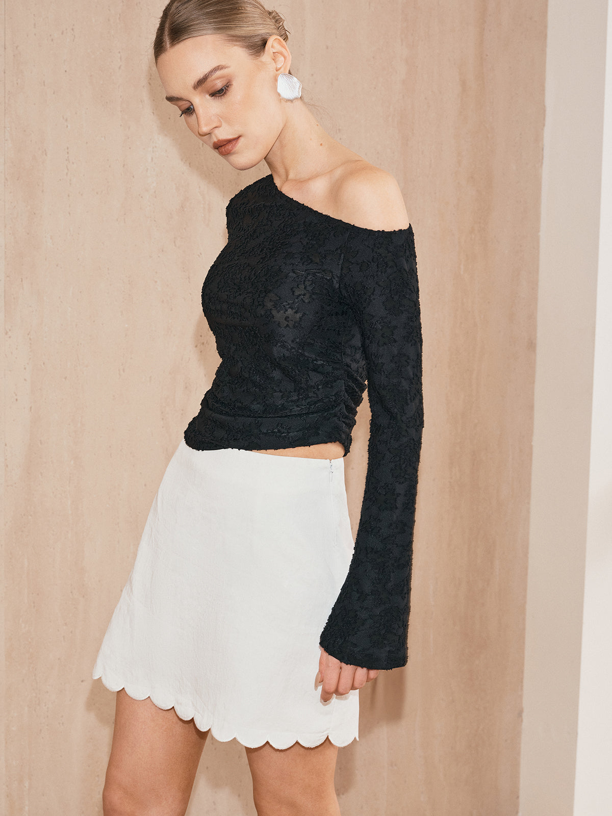Scalloped Hem Mid-Waist Mini Skirt-Massicos