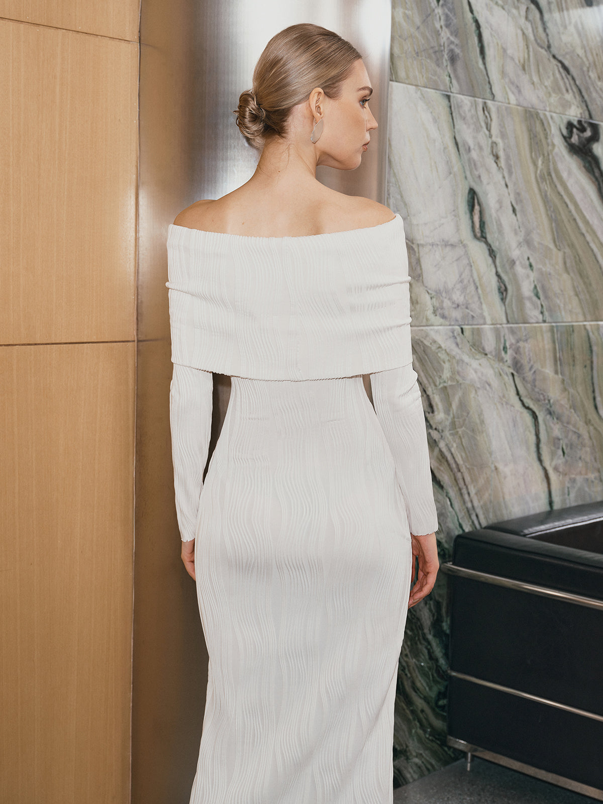 Textured Off-Shoulder Mermaid Hem Midi Dress-Massicos